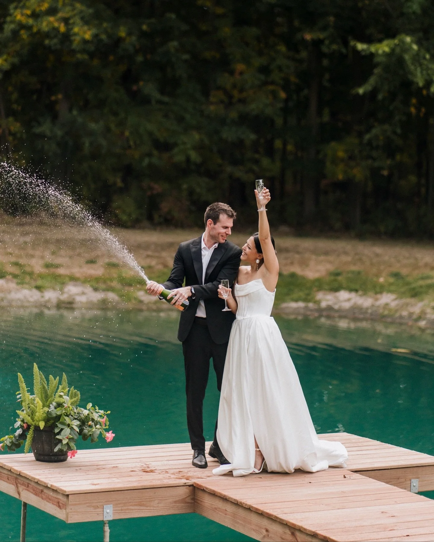 Champagne sprays, custom glasses, &amp; the sweetest love story. What more could you ask for? 🥂

It&rsquo;s such an honor to capture another wedding photographer&rsquo;s day (THANK YOU 😭), and Shirley and Daniel made it so fun. Their backyard weddi