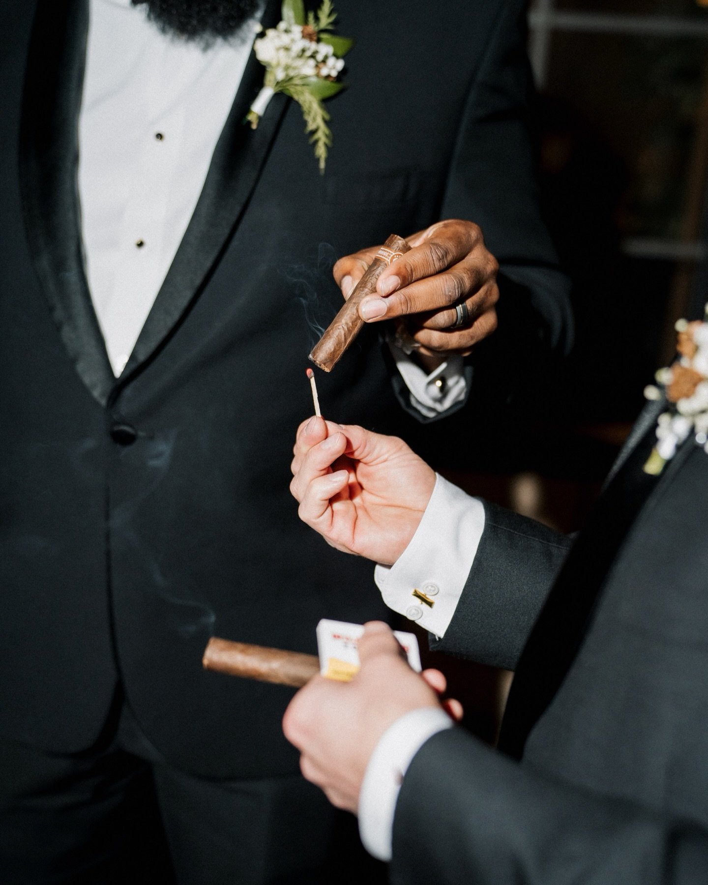 Happy Friday!! 🥂🍾

A little cigar spark to start the weekend. Lisa + Nathan, thank you for letting me celebrate right alongside you. You have such a fun group of family &amp; friends, and @notos_gr was the perfect setting for it all ✨