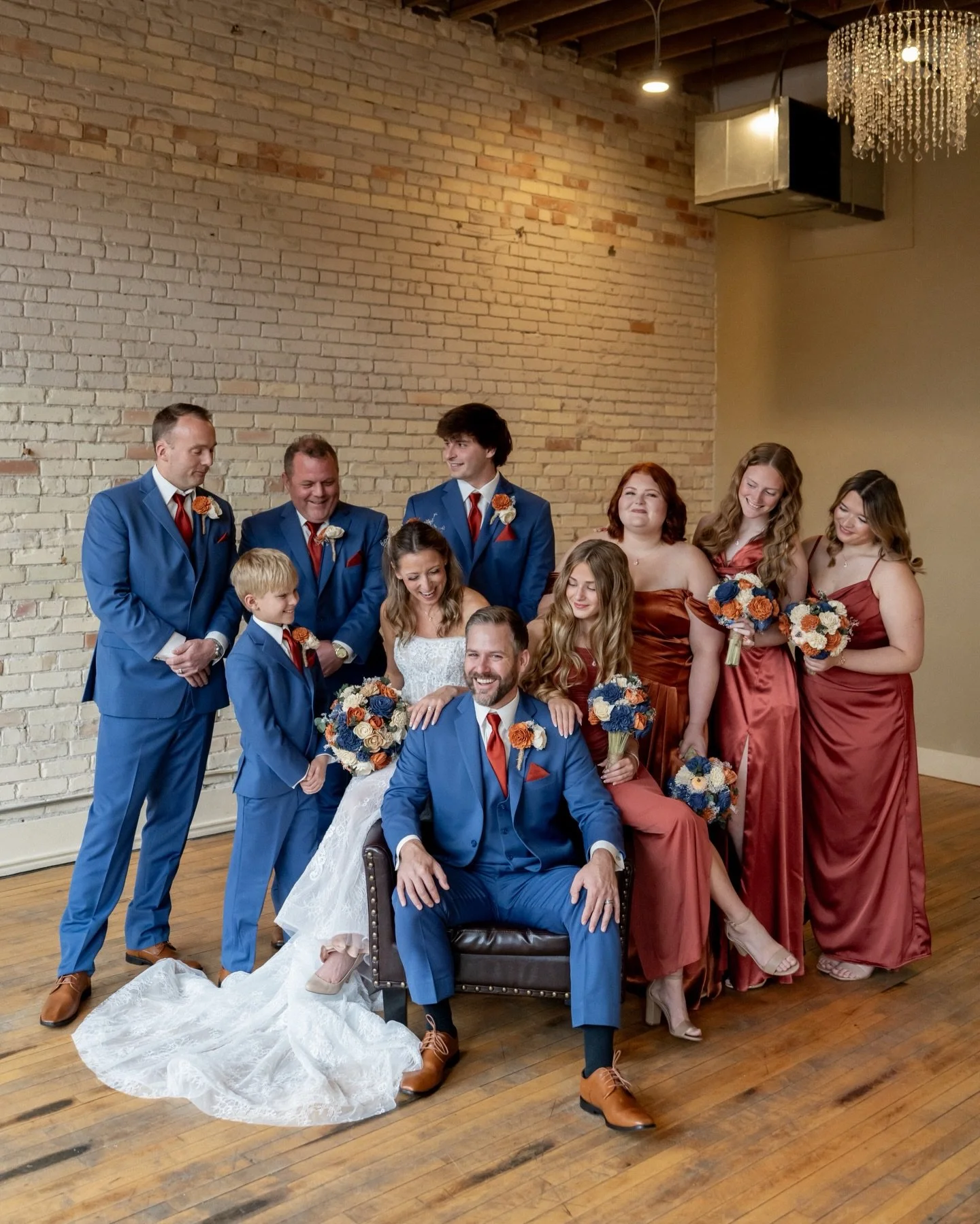 Happy Sunday 🤍 

Throwing it back to this beautiful Sunday wedding last November at @theharrisbuildingevents in downtown Grand Rapids. Such a fun, joyful day from start to finish!

Thank you so much, Stephanie and Jake, for inviting me to capture it