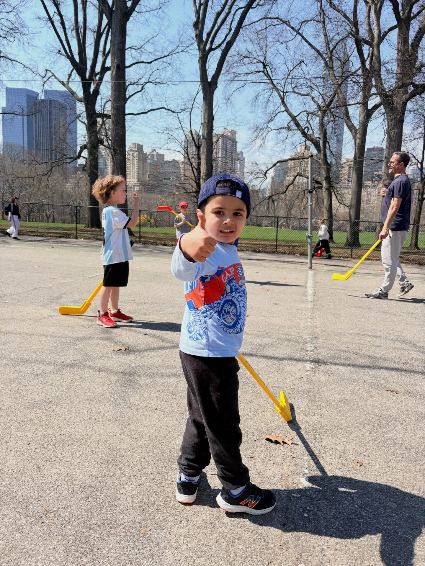 Hockey &amp; Hopscotch! A pretty great afternoon in the park if we do say so ourselves 💛

Lots of thumbs up for the addition of hockey into our sports curriculum 👍

We just opened up a few more spots for half day next week, so &ldquo;hop&rdquo; to 