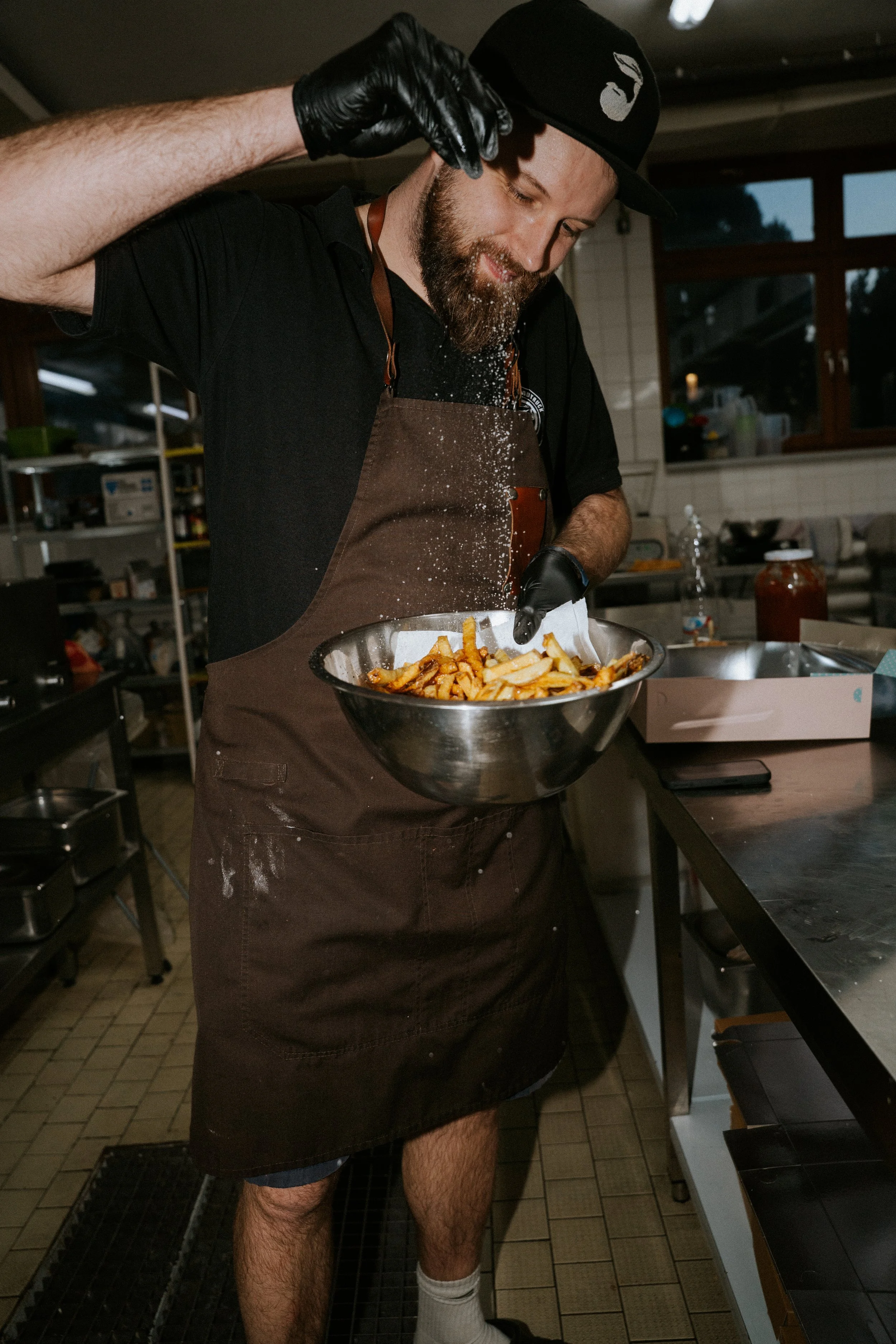Profesionální gastro fotograf Lokalita – Brno. Reportážní focení v restauraci, které zachycuje příběh jídla od přípravy po finální produkt. Autentický obsah pro váš brand.