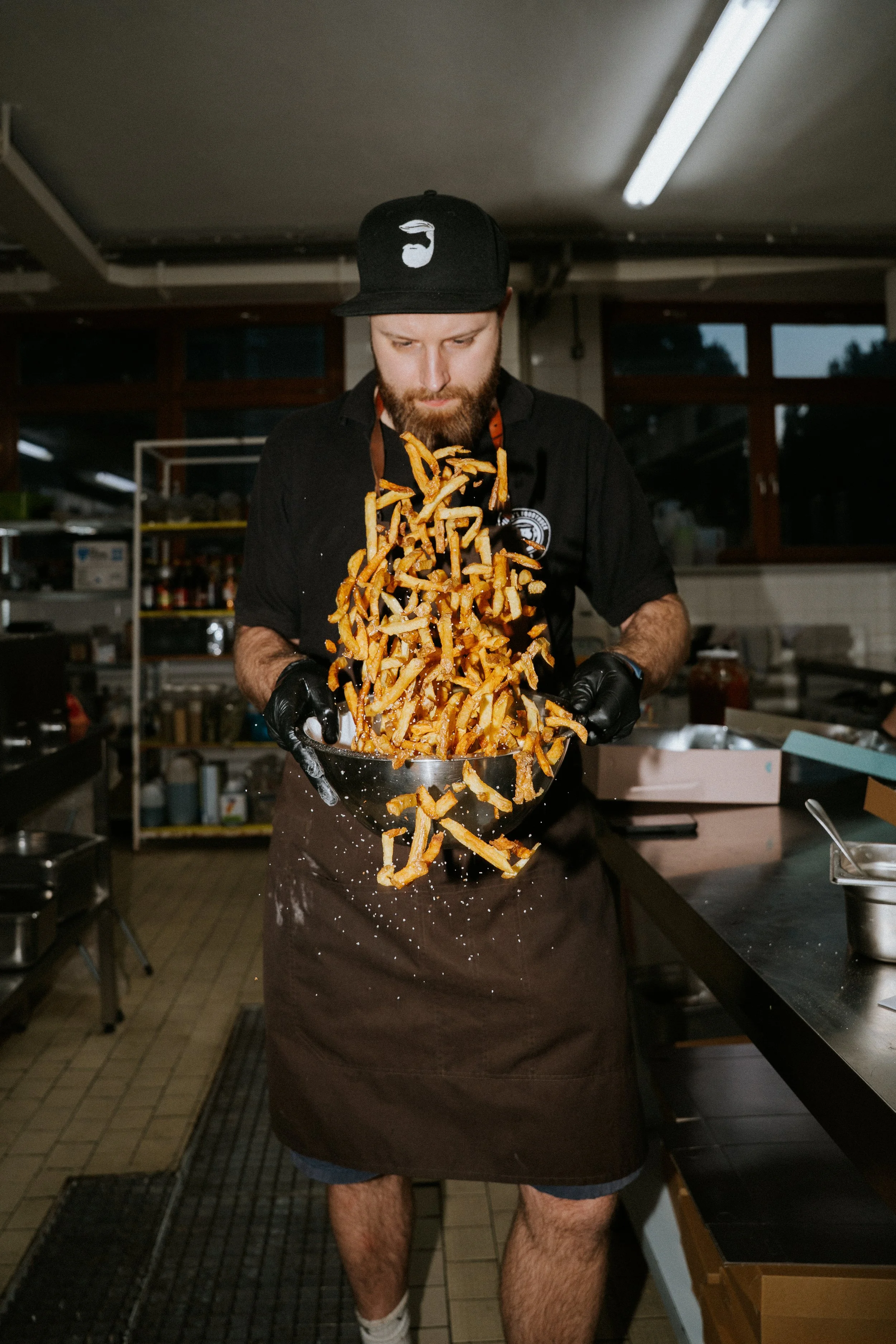 Profesionální gastro fotograf Lokalita – Brno. Reportážní focení v restauraci, které zachycuje příběh jídla od přípravy po finální produkt. Autentický obsah pro váš brand.