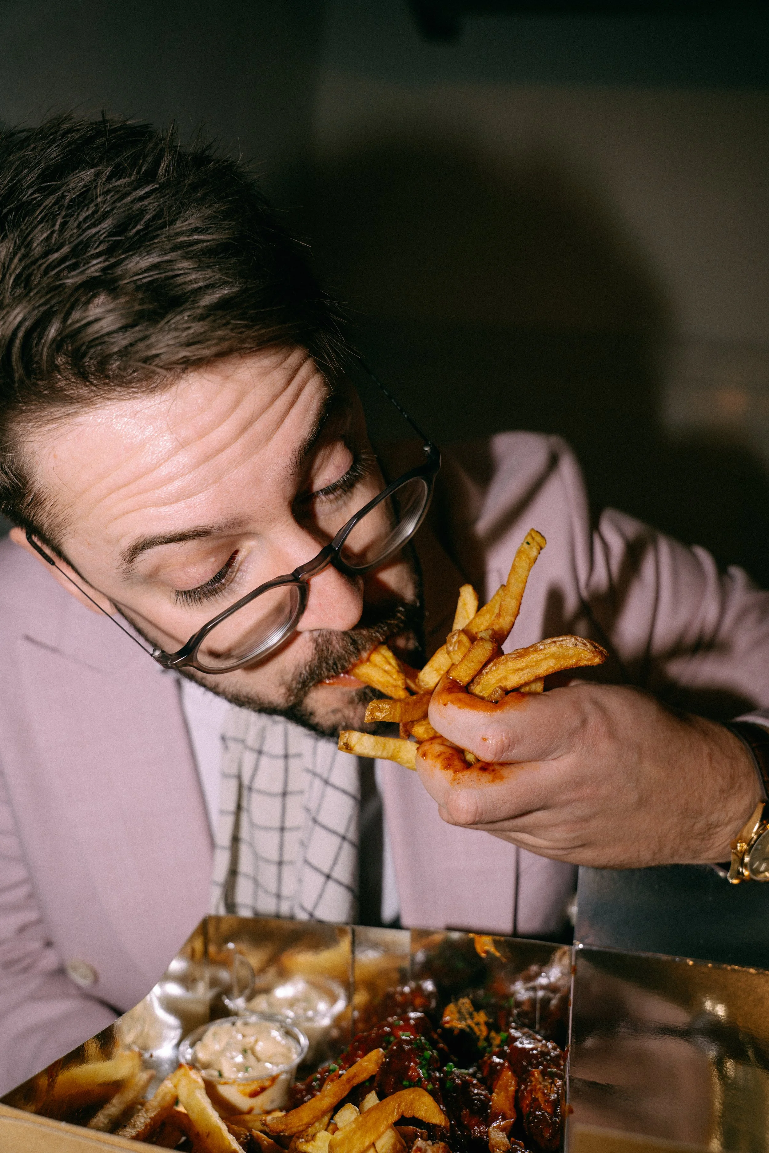 Profesionální gastro fotograf Lokalita – Brno. Reportážní focení v restauraci, které zachycuje příběh jídla od přípravy po finální produkt. Autentický obsah pro váš brand.