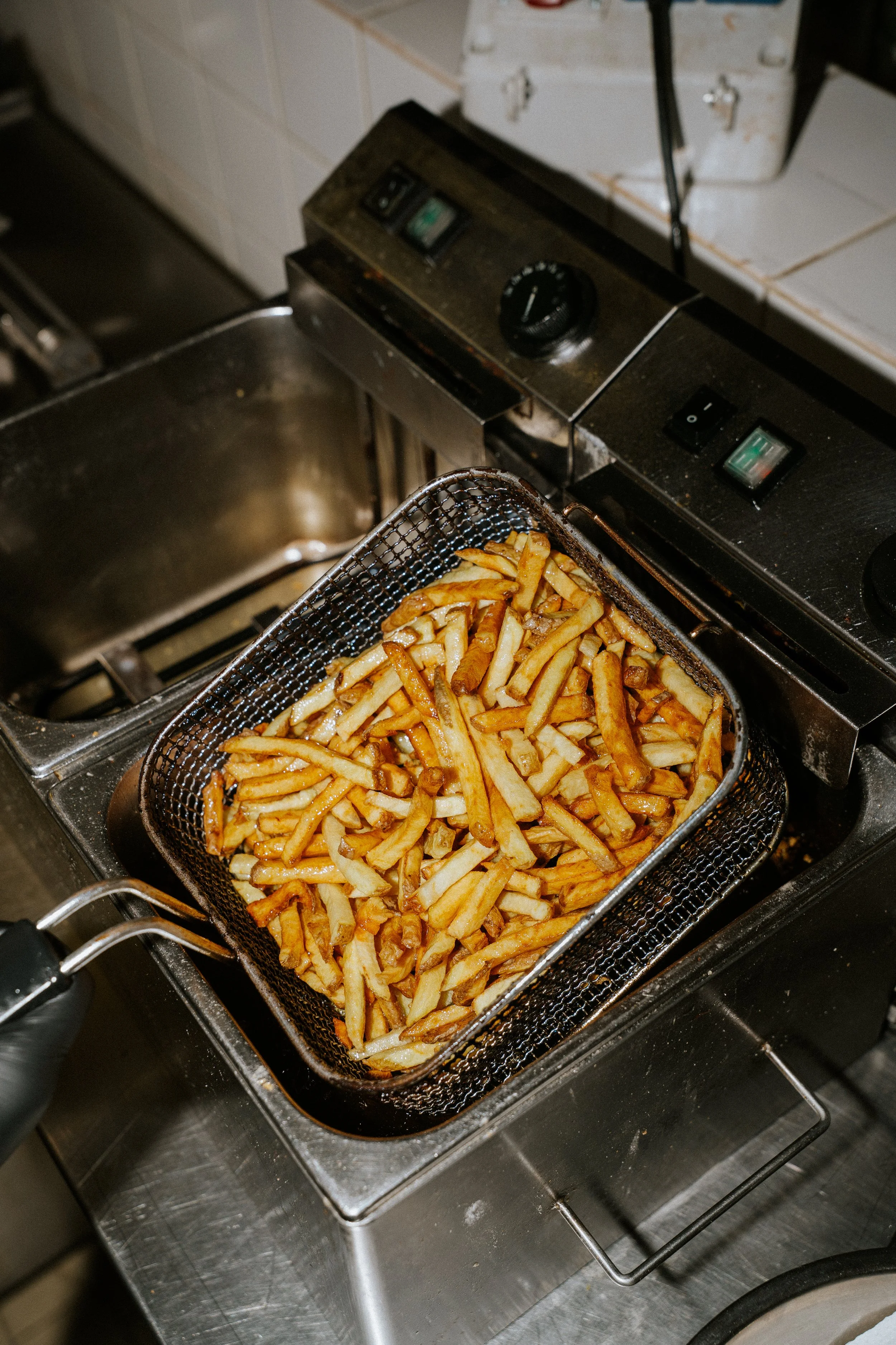 Profesionální gastro fotograf Lokalita – Ostrava. Reportážní focení v restauraci, které zachycuje příběh jídla od přípravy po finální produkt. Autentický obsah pro váš brand.