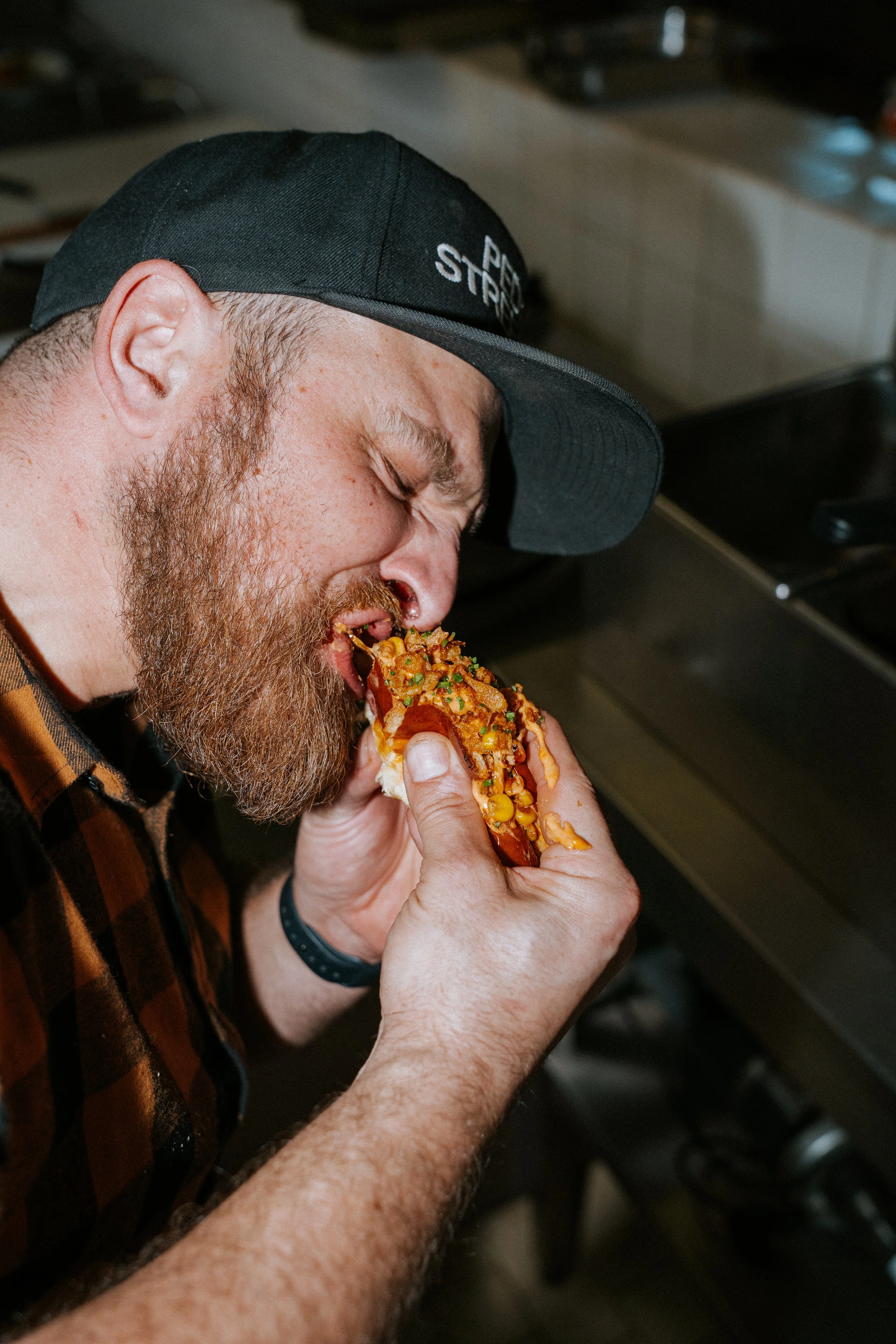 Profesionální gastro fotograf Lokalita – Ostrava. Reportážní focení v restauraci, které zachycuje příběh jídla od přípravy po finální produkt. Autentický obsah pro váš brand.