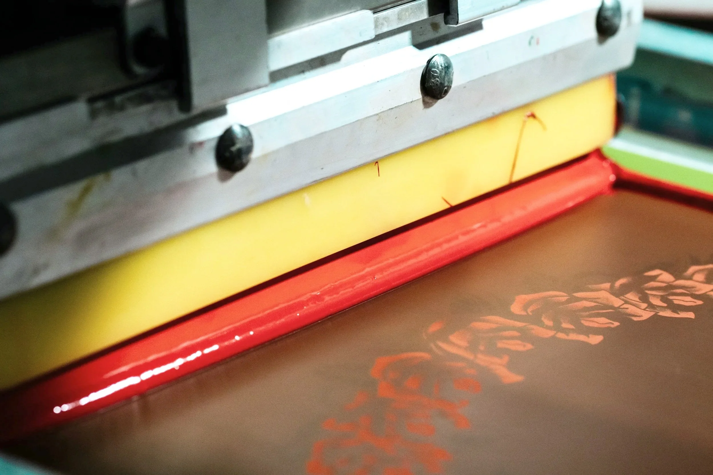 Squeegee on screen