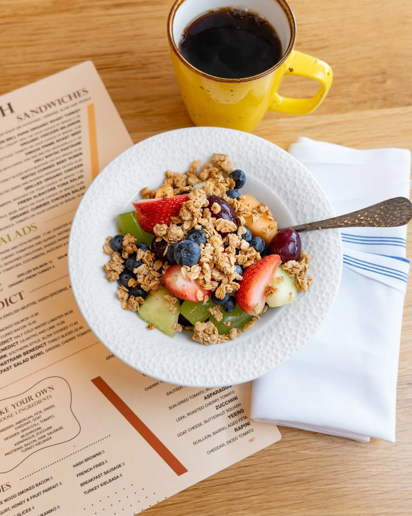 Fresh, light, and full of flavor 🍓🥝 Kickstart your morning at Americana Eatery, paired with locally roasted coffee ☕️ 

🔗 Tap the link in our bio to book your table