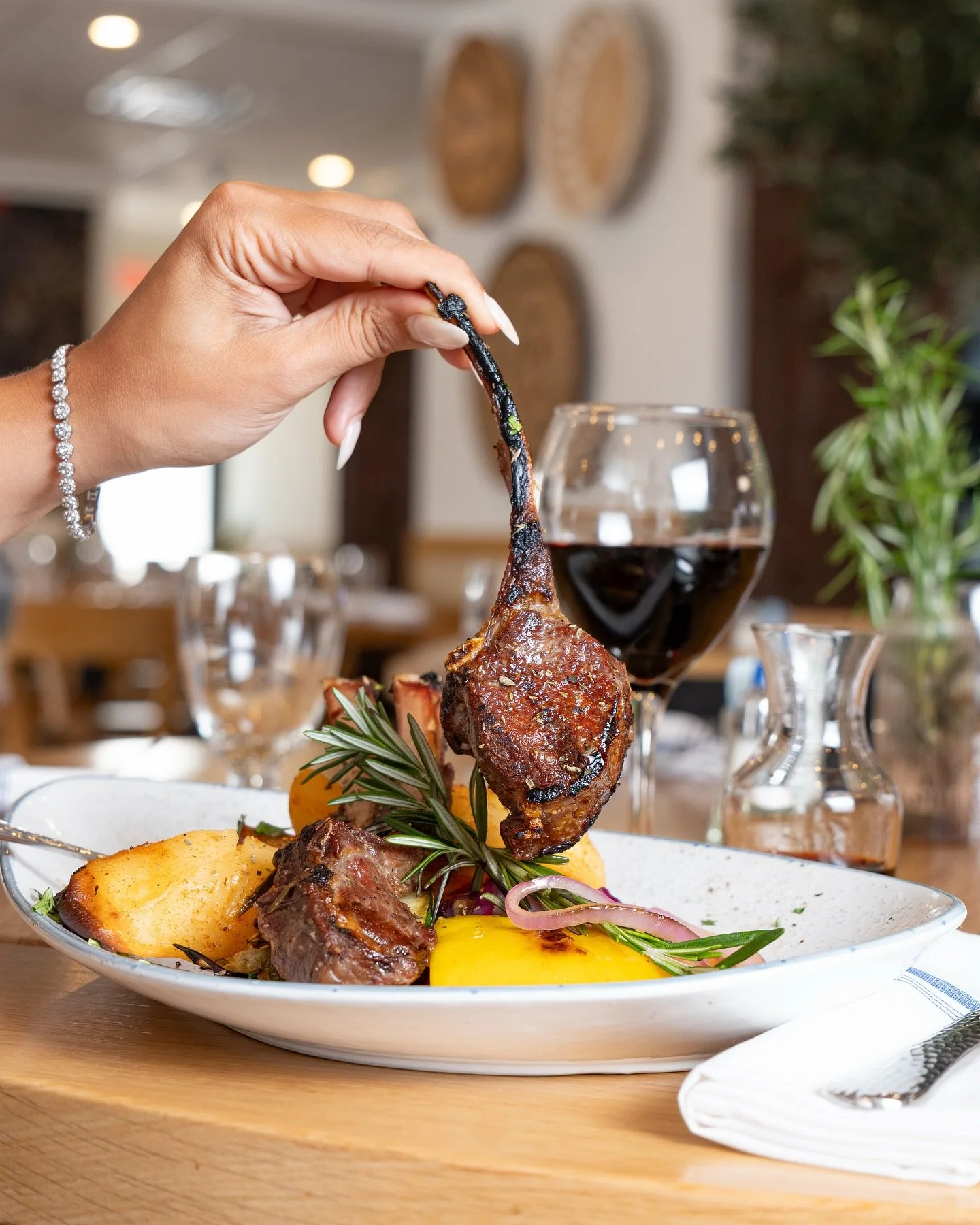 Succulent lamb chops 🥩✨ Perfectly seasoned, grilled to tender perfection, and served with all the right sides&mdash;this dish is made to impress.

🔗 Tap the link in our bio to book your table

#AmericanaEatery #GreatNeckEats #DinnerGoals #NowOpen #