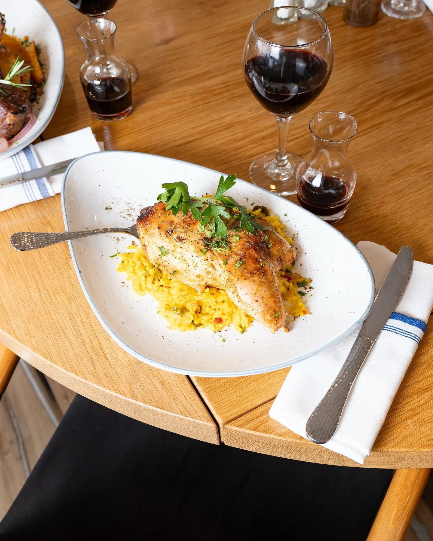 Dinner is served 🍷✨ Golden, flavorful, and cooked to perfection&mdash;this is what evenings at Americana Eatery are all about.

🔗 Tap the link in our bio to book your table

#AmericanaEatery #GreatNeckEats #DinnerGoals #NowOpen #ClassicsRedefined