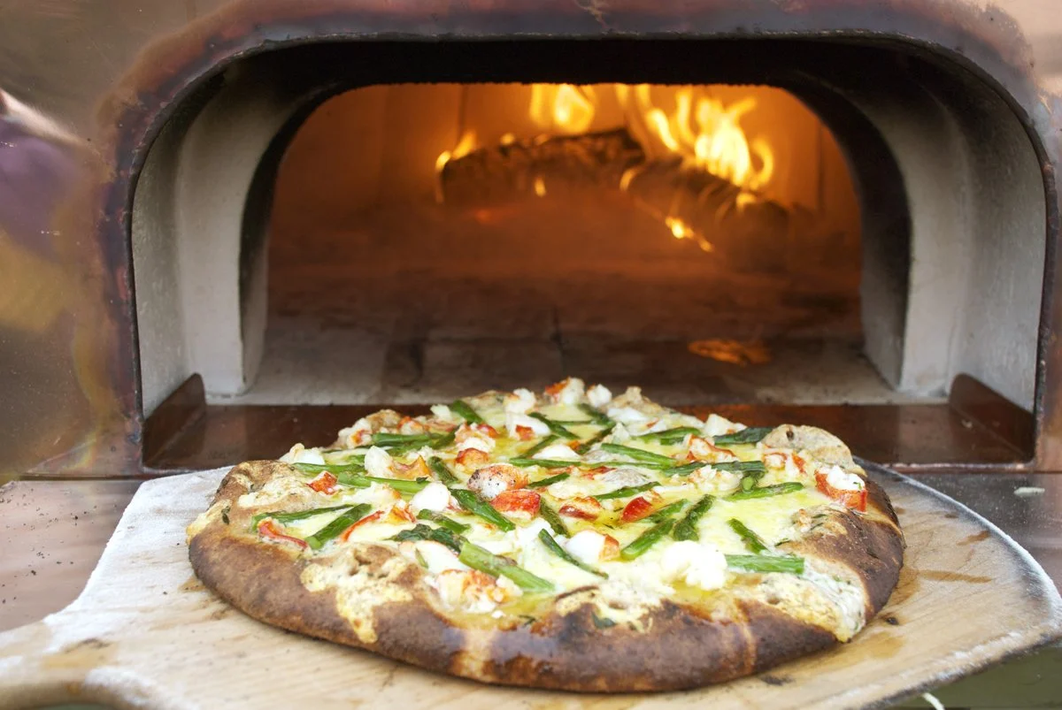 Extraordinary Wood-Fired Pizza: A Lobster and Asparagus Celebration