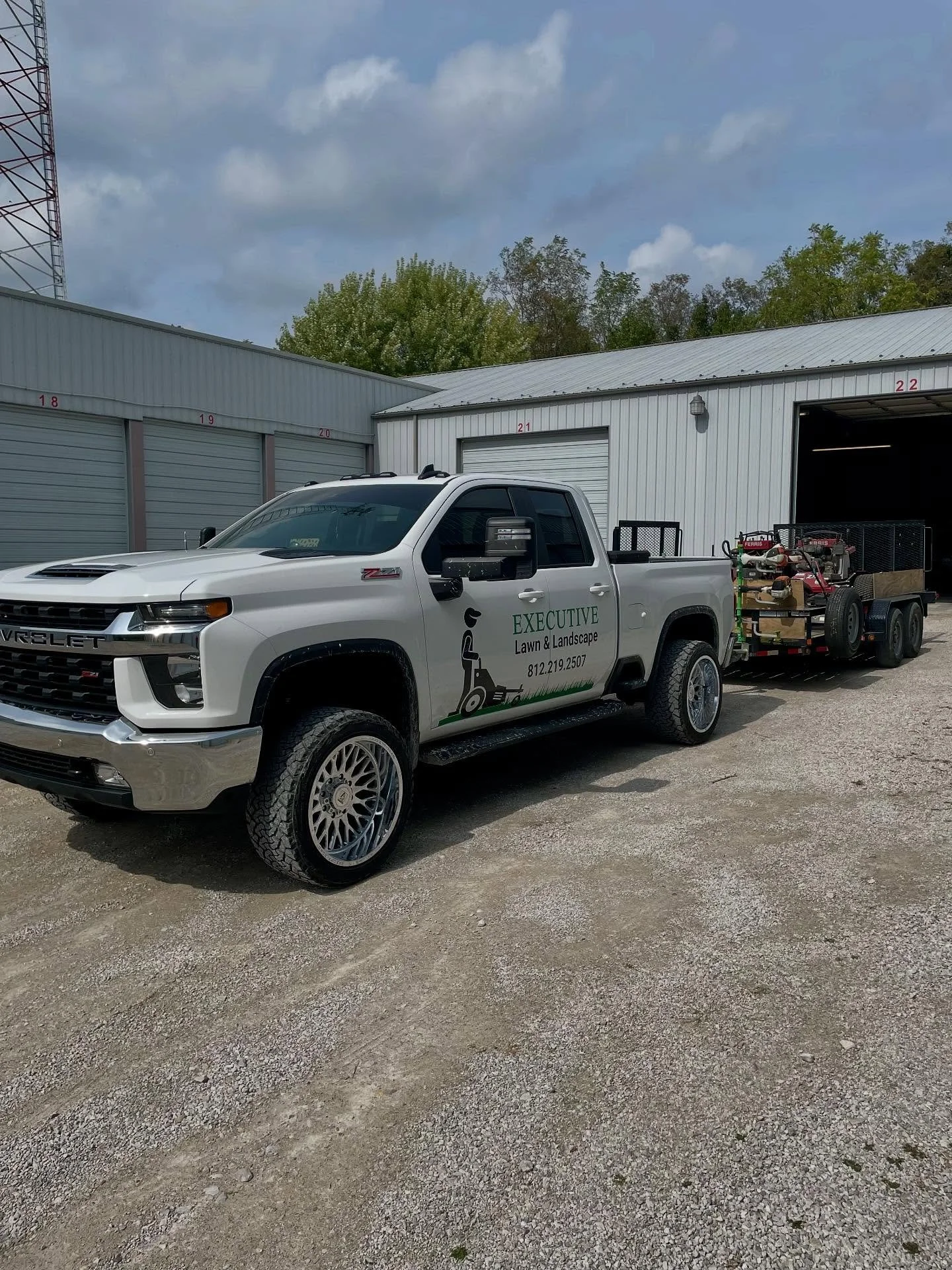 Who says work trucks can&rsquo;t have style? #wides #wideload #chrome #chevy