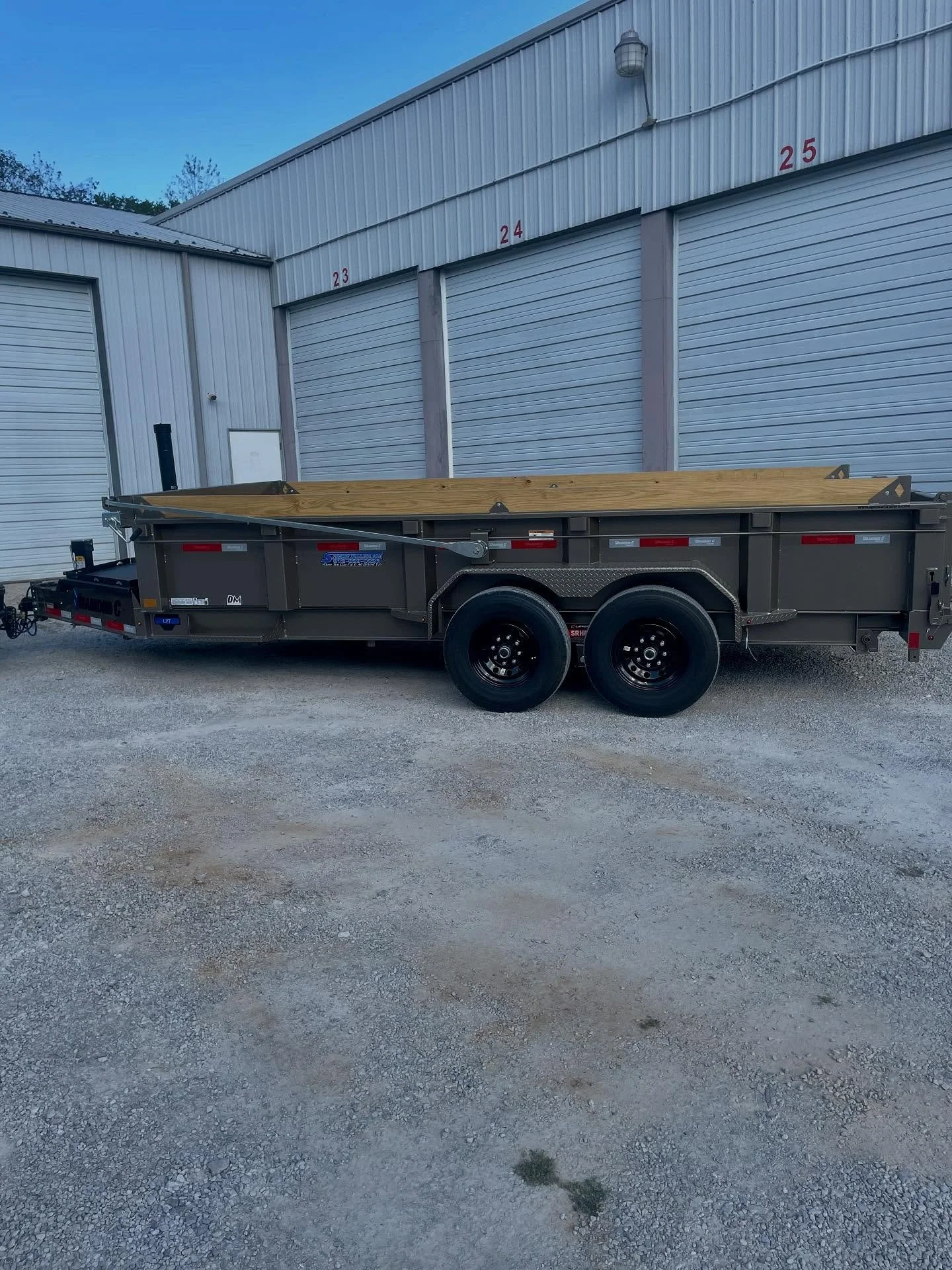 Finally got our first dump trailer &mdash; no more shoveling at the dump! 😅💪 7x16  LPT Diamond C  #diamondc #dumptrailer #lpt #lawncare #levelup #executivelawncare