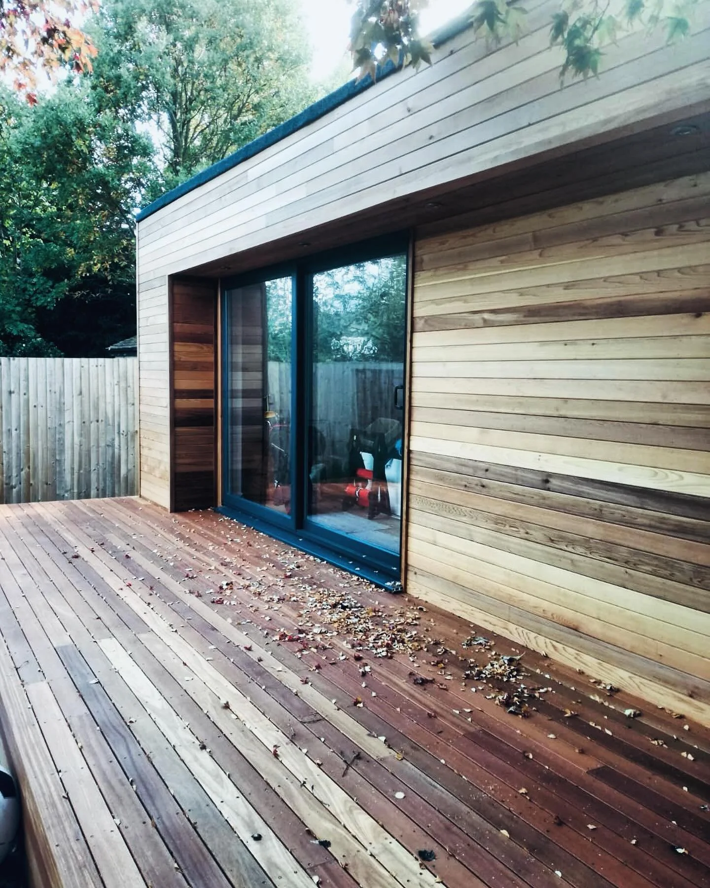 Check out a project we had the pleasure of completing for a client&hellip;custom outdoor office building with a stunning wrap-around deck and cedar-clad exterior. Designed for both style and functionality, this space blends seamlessly into its surrou