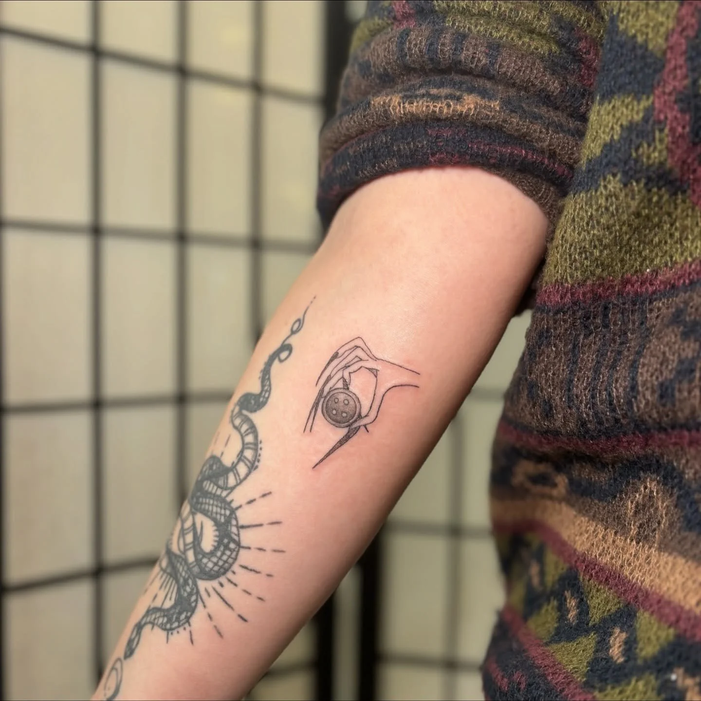 The cutest little coraline moment for Katie on her birthday❤️

#femaleartist #hampshiretattooartist #tattoo #tattooartist #tattooflash #spookyszn #halloween #halloweenflash #coraline #coralinetattoo