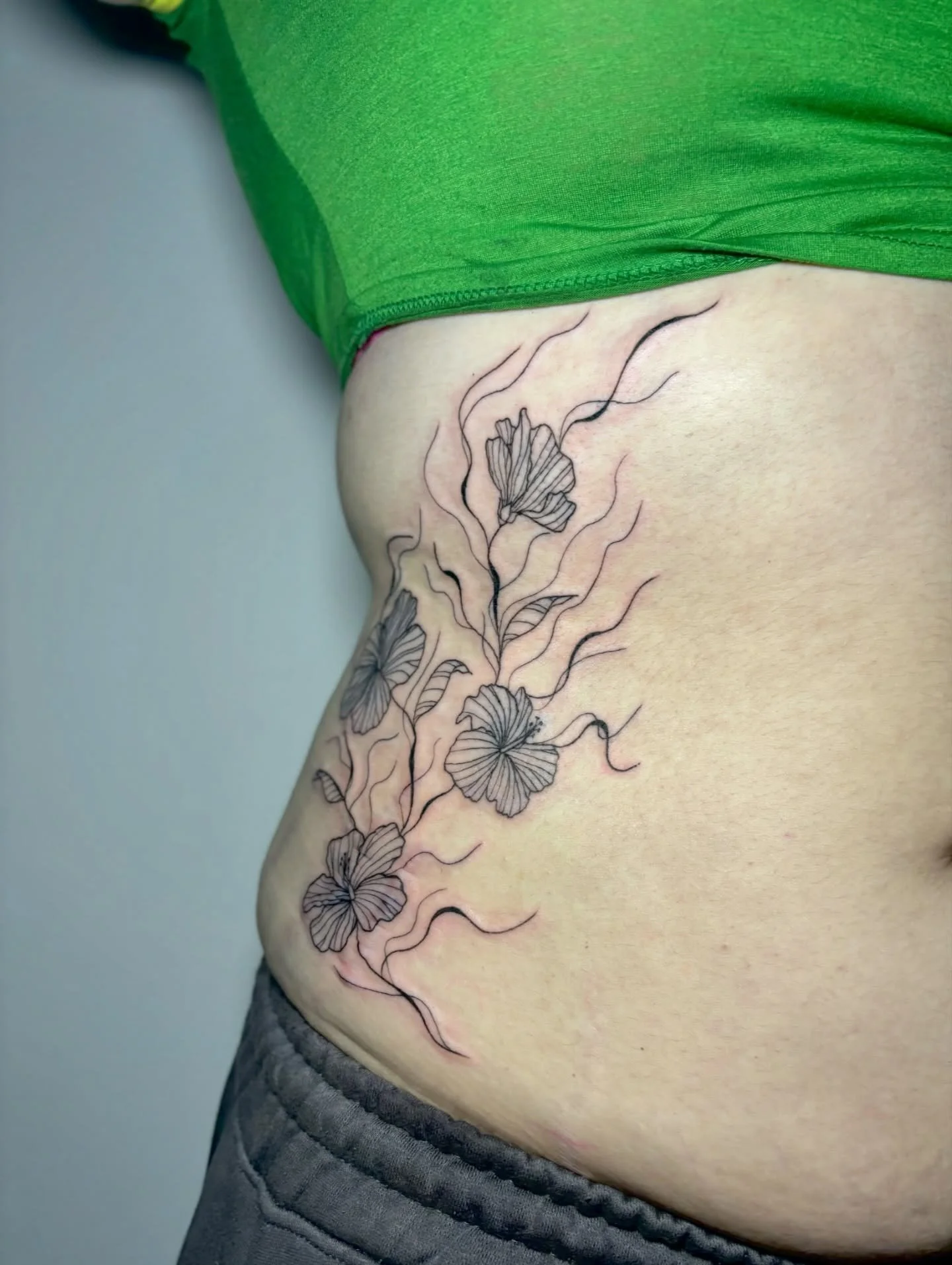 When your spontaneous tattoos look like this just know you are THAT girl💅🏻

Cartridges- @peachtattoo_official 
Ink- @dynamiccolor 
Balm- @tigerspitbalm 
Supplied by- @magnumtattoosupplies 

#tattooartist #femaletattooartist #magnumtattoosupplies #t