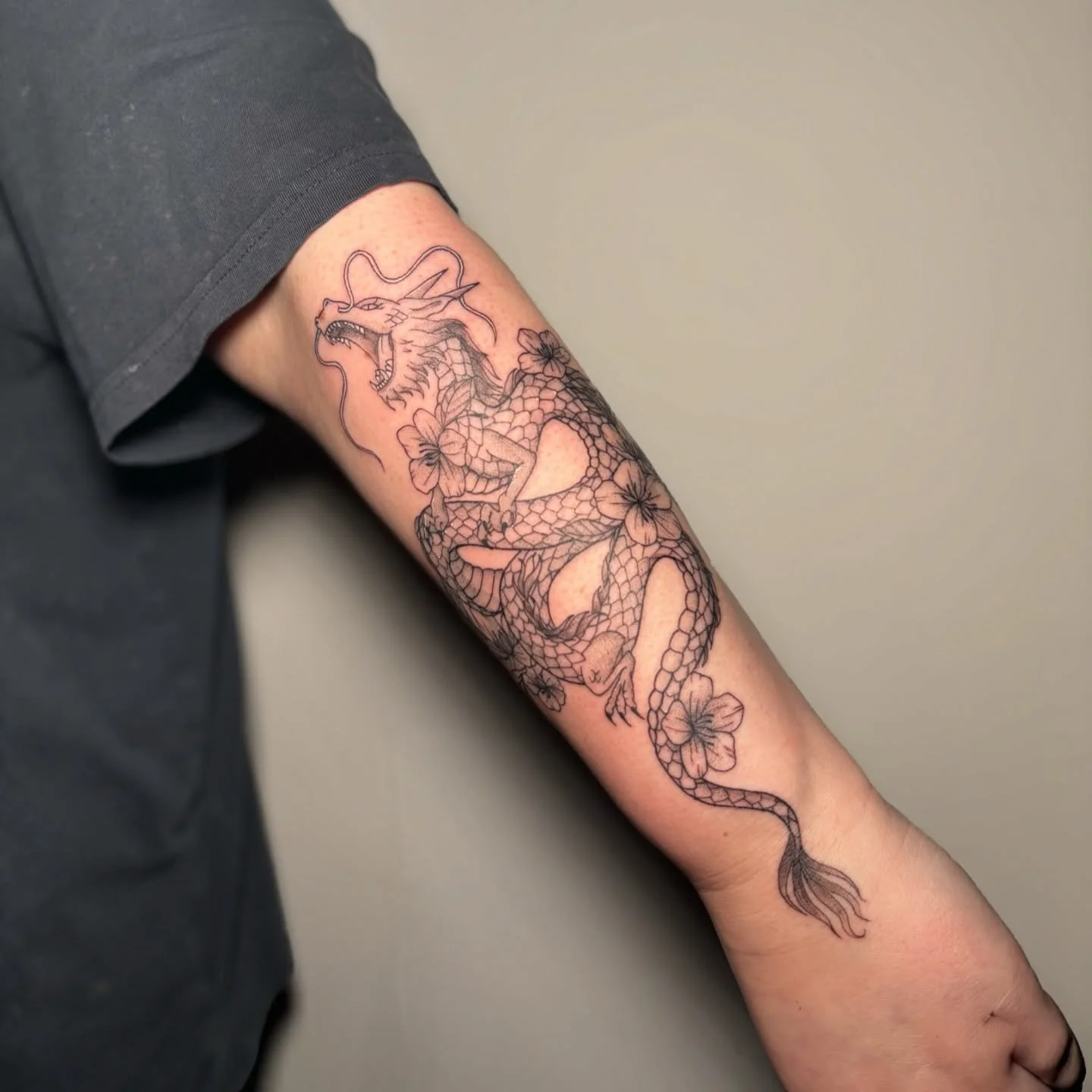 🐉🌸

Cartridges- @peachtattoo_official 💞
Ink- @dynamiccolor 🖤
Balm- @tigerspitbalm ❤️&zwj;🔥
Supplied by- @magnumtattoosupplies 💜

#tattoo #dragontattoo #forearmtattoo #magnumtattoosupplies #hampshiretattooartist