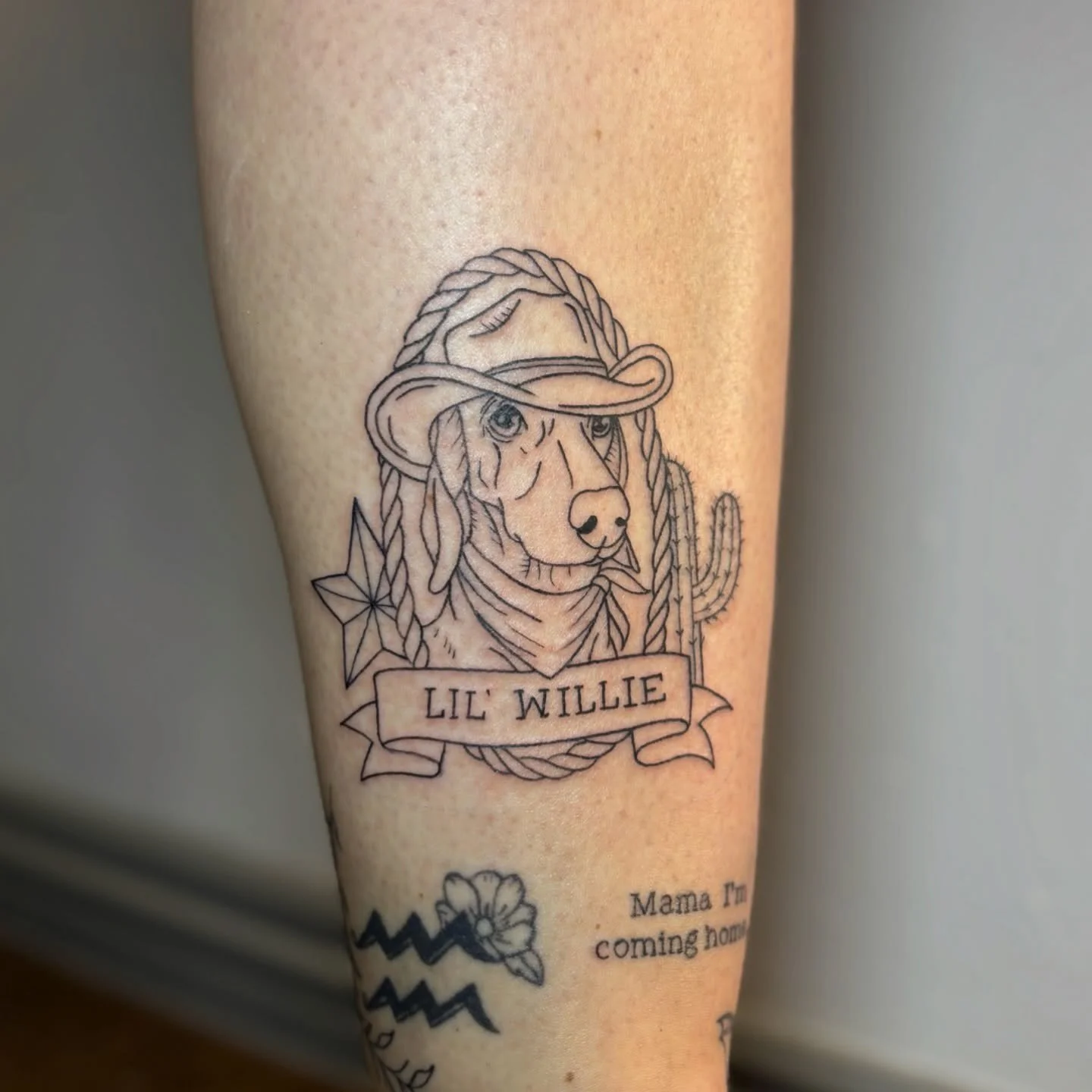 What an absolute honour to tattoo this little guy🥰

*if my aunty carole is reading this, this is definitely NOT your daughters leg or dog🫠*

Cartridges- @peachtattoo_official 
Ink- @dynamiccolor 
Balm- @tigerspitbalm 
Supplied by- @magnumtattoosupp