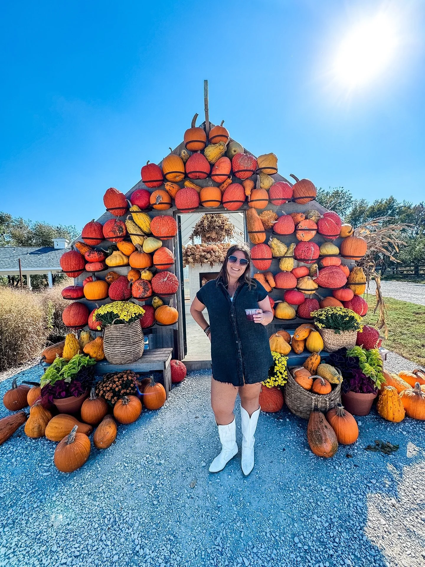 38 💛🧡

Surrounded by fall magic and gratitude. Here&rsquo;s to another year of adventure, purpose, and joy.

📍 @rosefarmstead