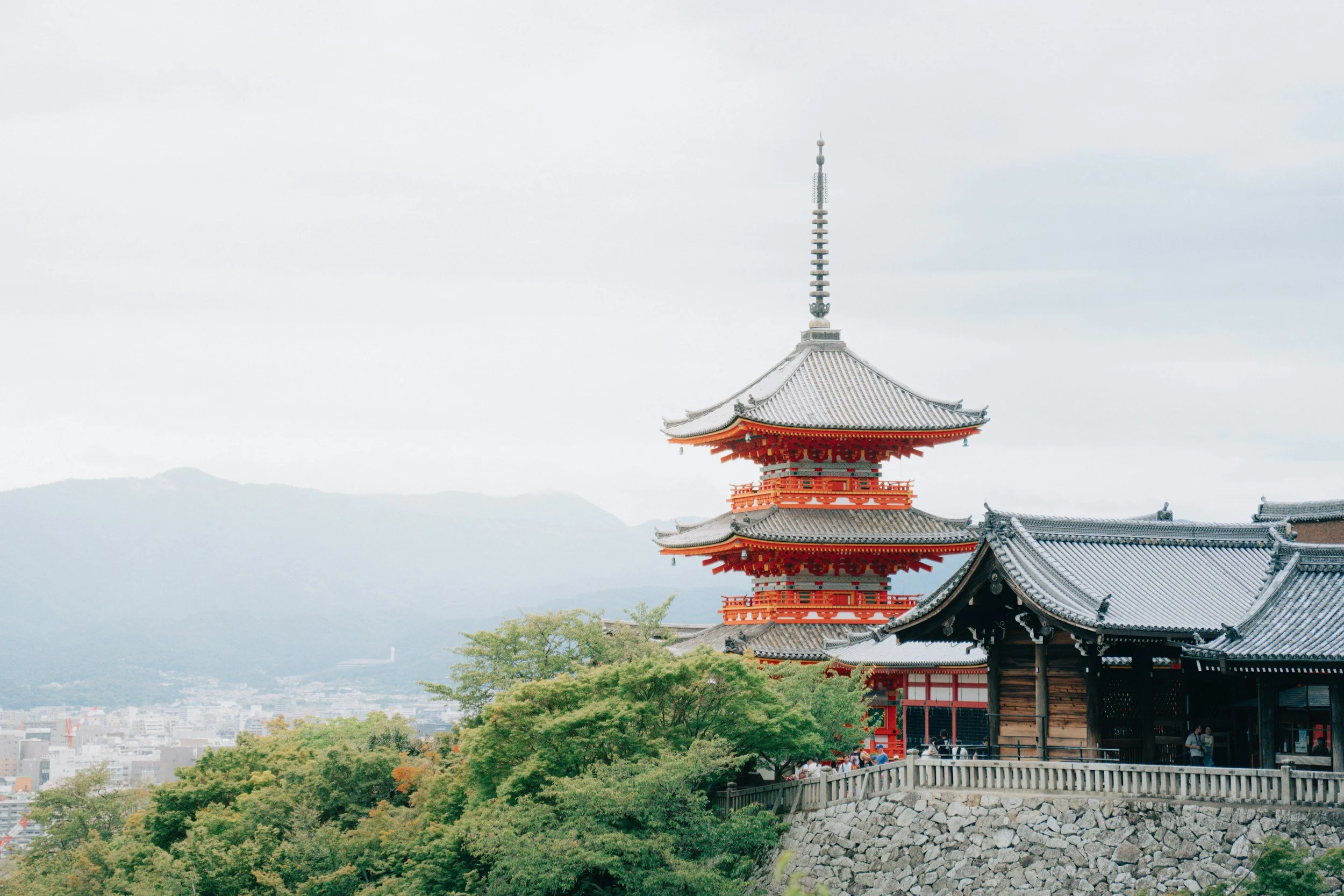 Travel Smarter: 5 Destinations Perfect for Shoulder Season