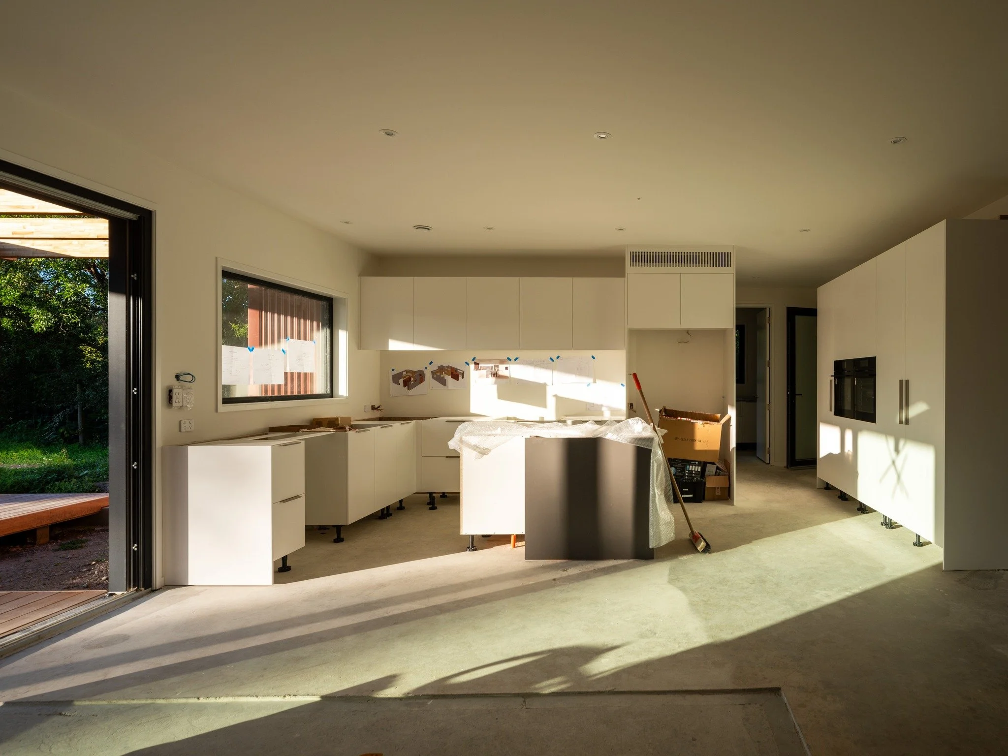 Joinery going in at South Wairarapa Home
A collaboration with @firstlightnz

UNDER CONSTRUCTION
SOUTH WAIRARAPA

📷@davidhenselphotography

#architect #architecture #architectural #architecturelovers #architecturedesign #architecturaldesign #architec