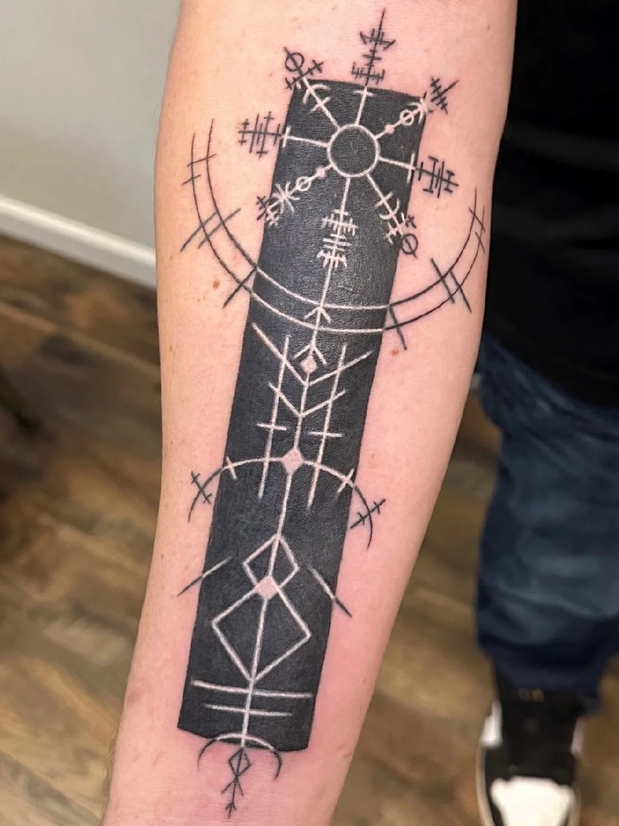Sigils, symmetry, and intention by @selinatat2 
Bold blackout grounding delicate linework, every mark placed with purpose. ✨ #tattoo #artist #centralpointoregon #junipertattoo #sigils