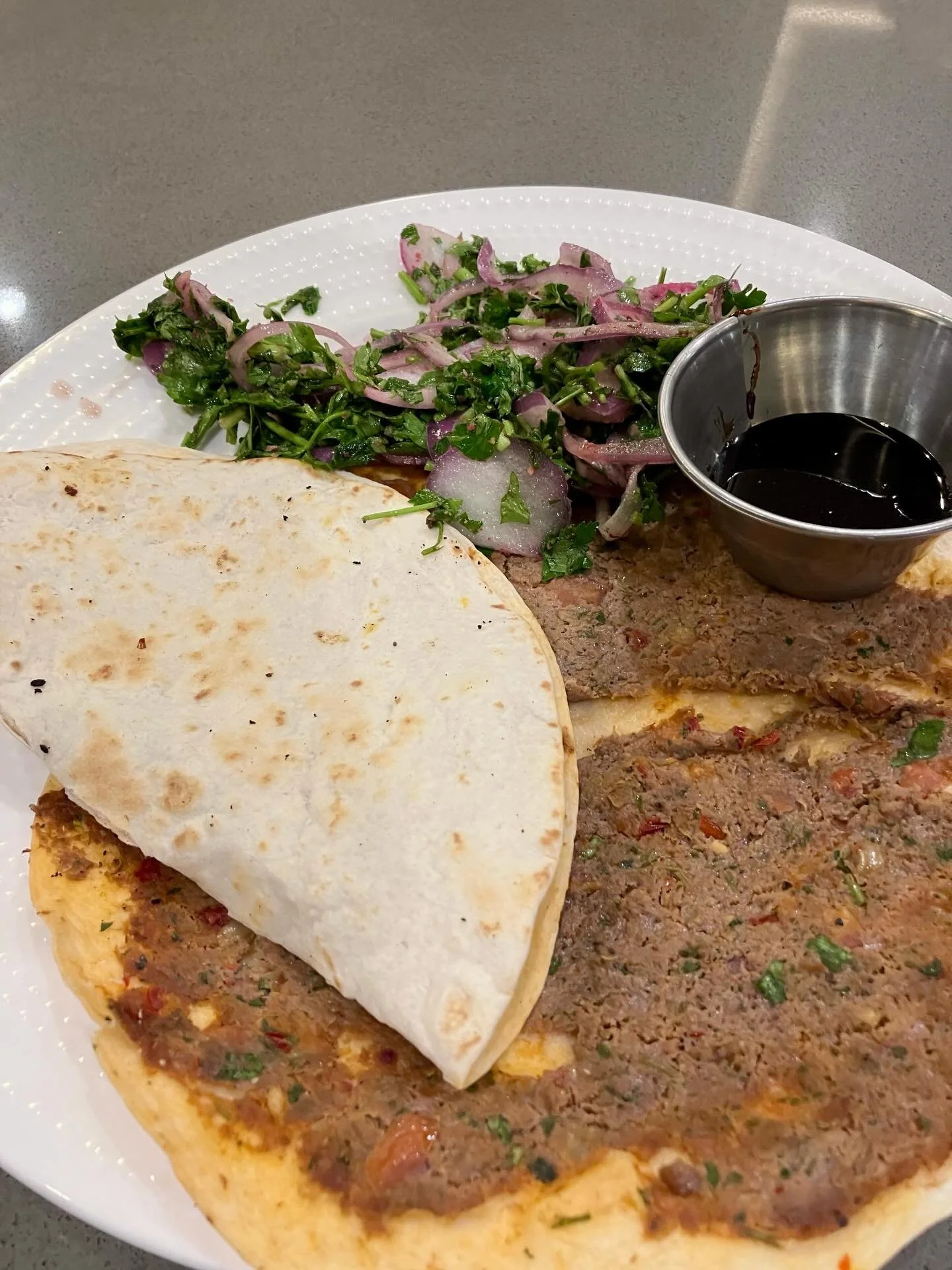 Don&rsquo;t miss out on delicious Kurdistan cuisine by Seenam &amp; Lounjin &mdash; serving until 8 PM!