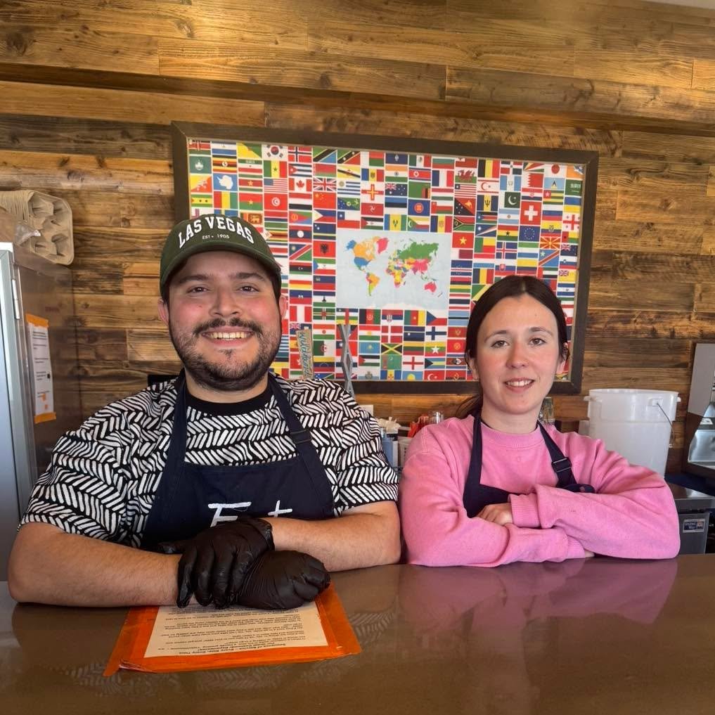 Happy Sunday! Enjoy authentic Venezuelan food by Chef Louis today. 🇻🇪
Stop by for lunch from 11&ndash;2 or dinner from 4&ndash;8 and enjoy a great meal with us!

\(^ヮ^)/

Pre-order ⬇️ 
https://order.spoton.com/so-feast-world-kitchen-13384/spokane-w