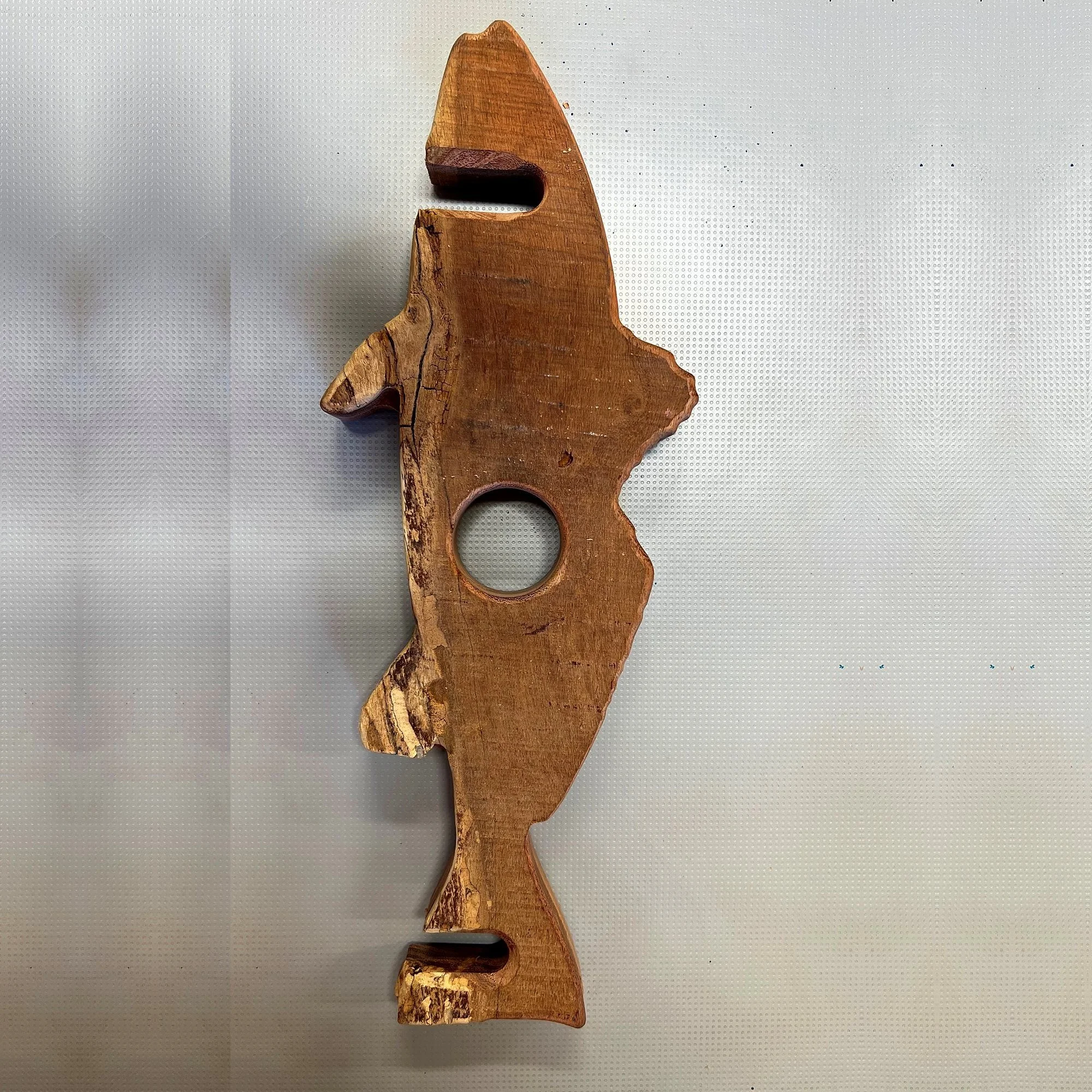 Fish-shaped wine bottle holder