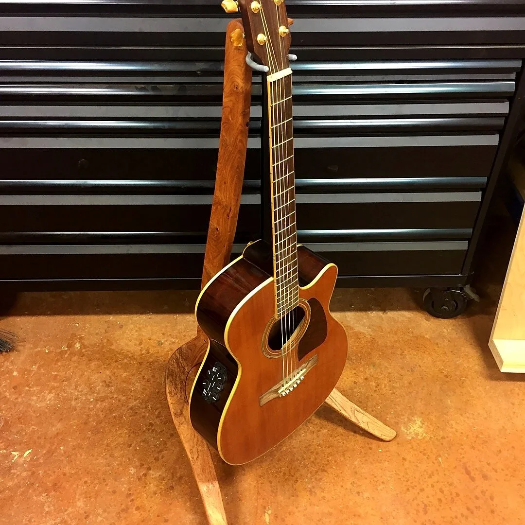 Guitar stand