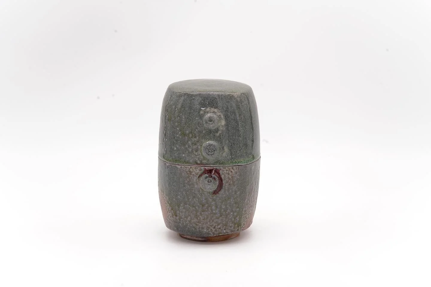 As an artist I&rsquo;m always looking for new ways to challenge myself creatively. I&rsquo;ve been working on some lidded jars and have been pretty happy with the results! Heres one that&rsquo;s been soda fired! Let me know what you think! 
&bull;
&b