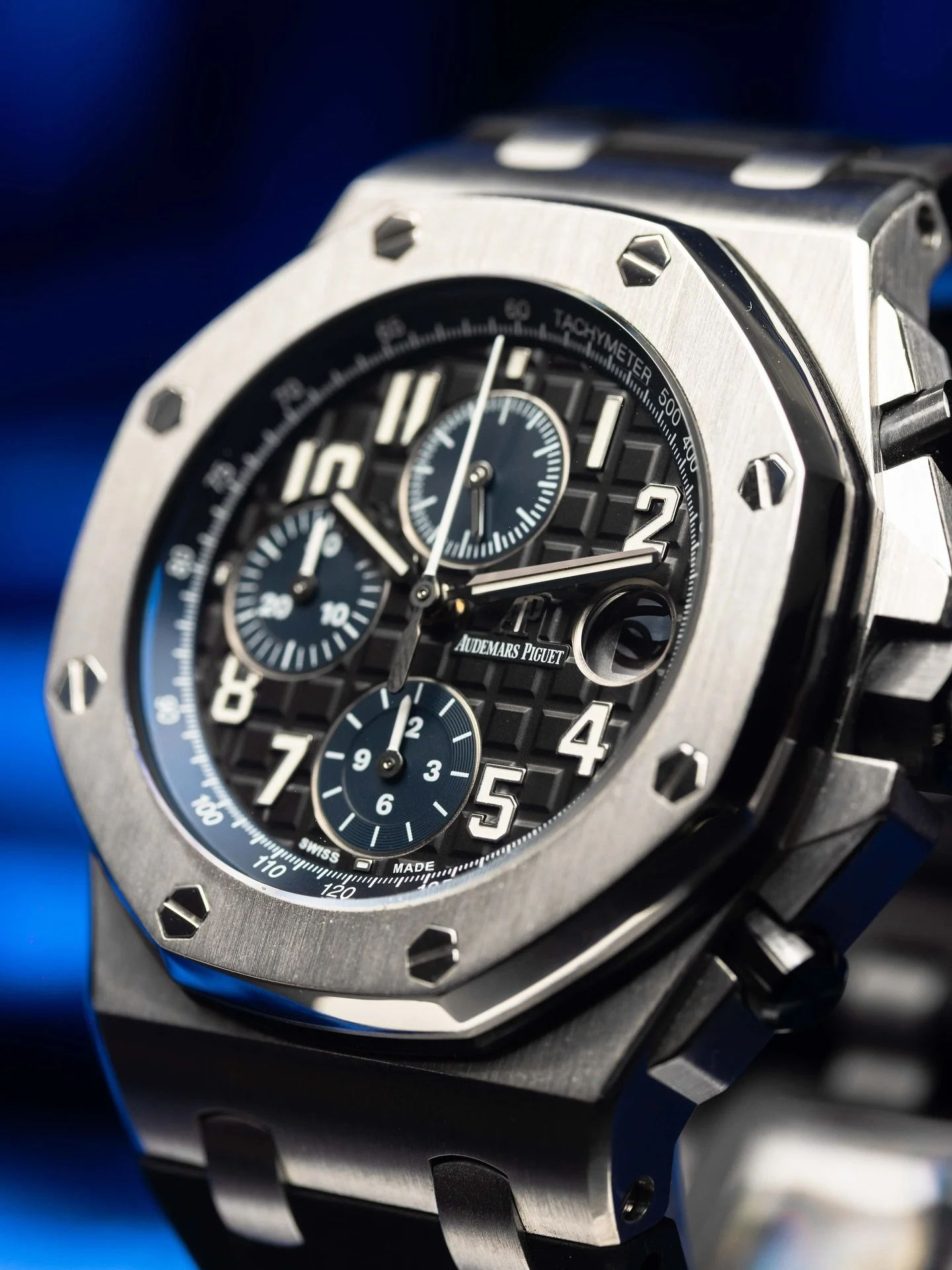 The Audemars Piguet &ldquo;Batman&rdquo; - 26470ST
#ap #audemarspıguet #watchlover #watches #royaloak