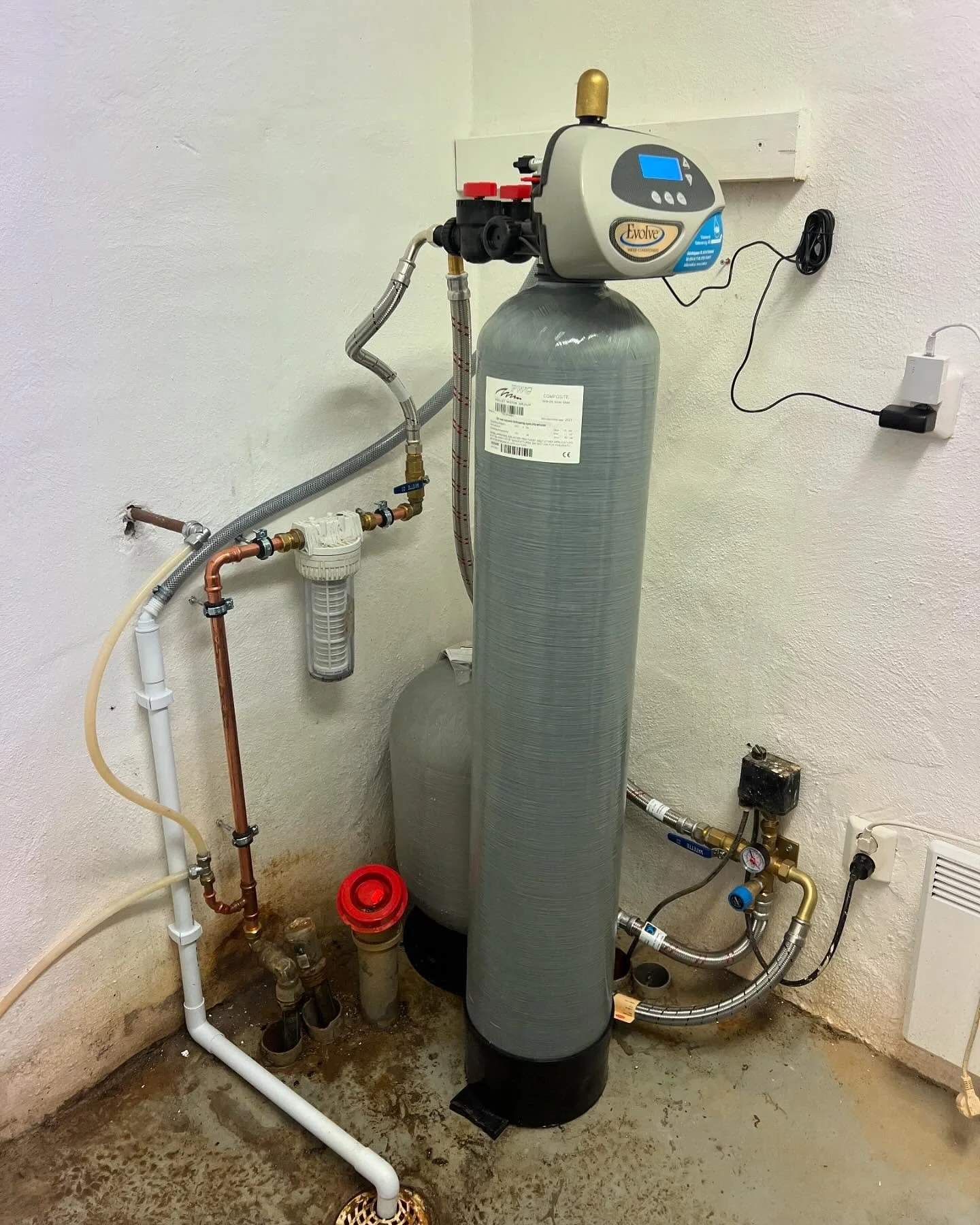Installation Järn & Manganfilter 
Evolve-Air Filox med en 60L Hydropress och ett Partikelfilter, effektivare rening på halva ytan!