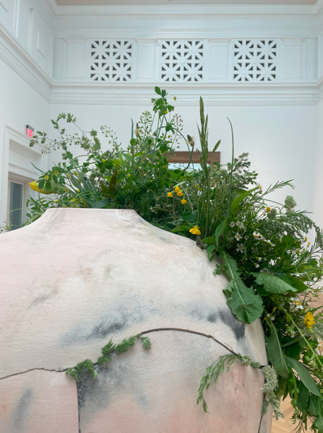 Details of centerpiece pot.