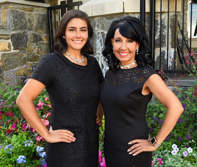 Rachel and Alissa Quinn