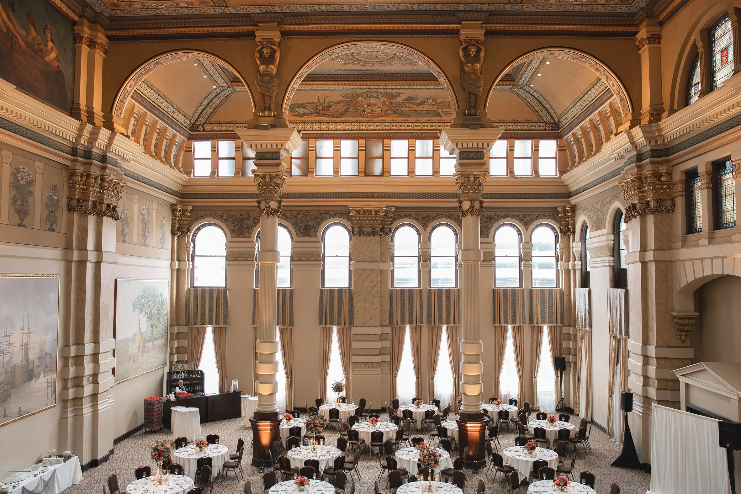 Photo of the inside of the Grain Exchange in Milwaukee