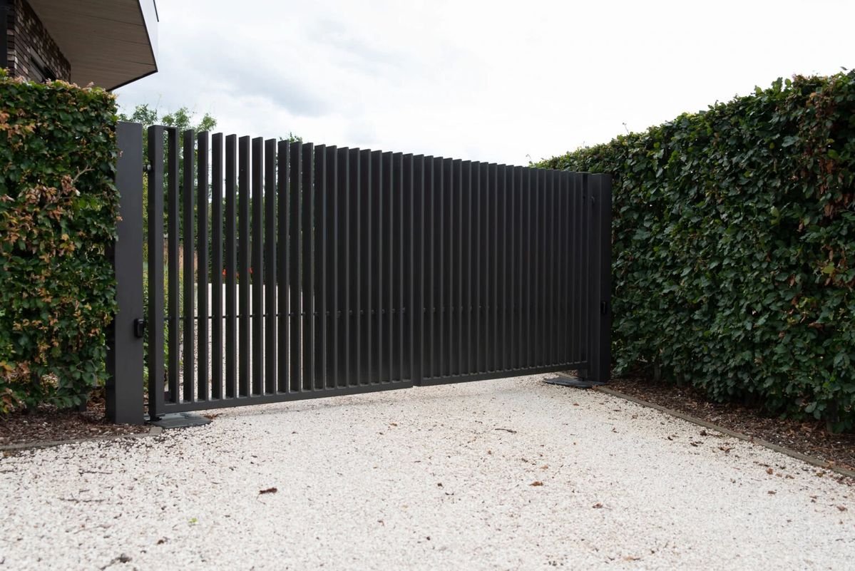 Minimalist black gate .jpg