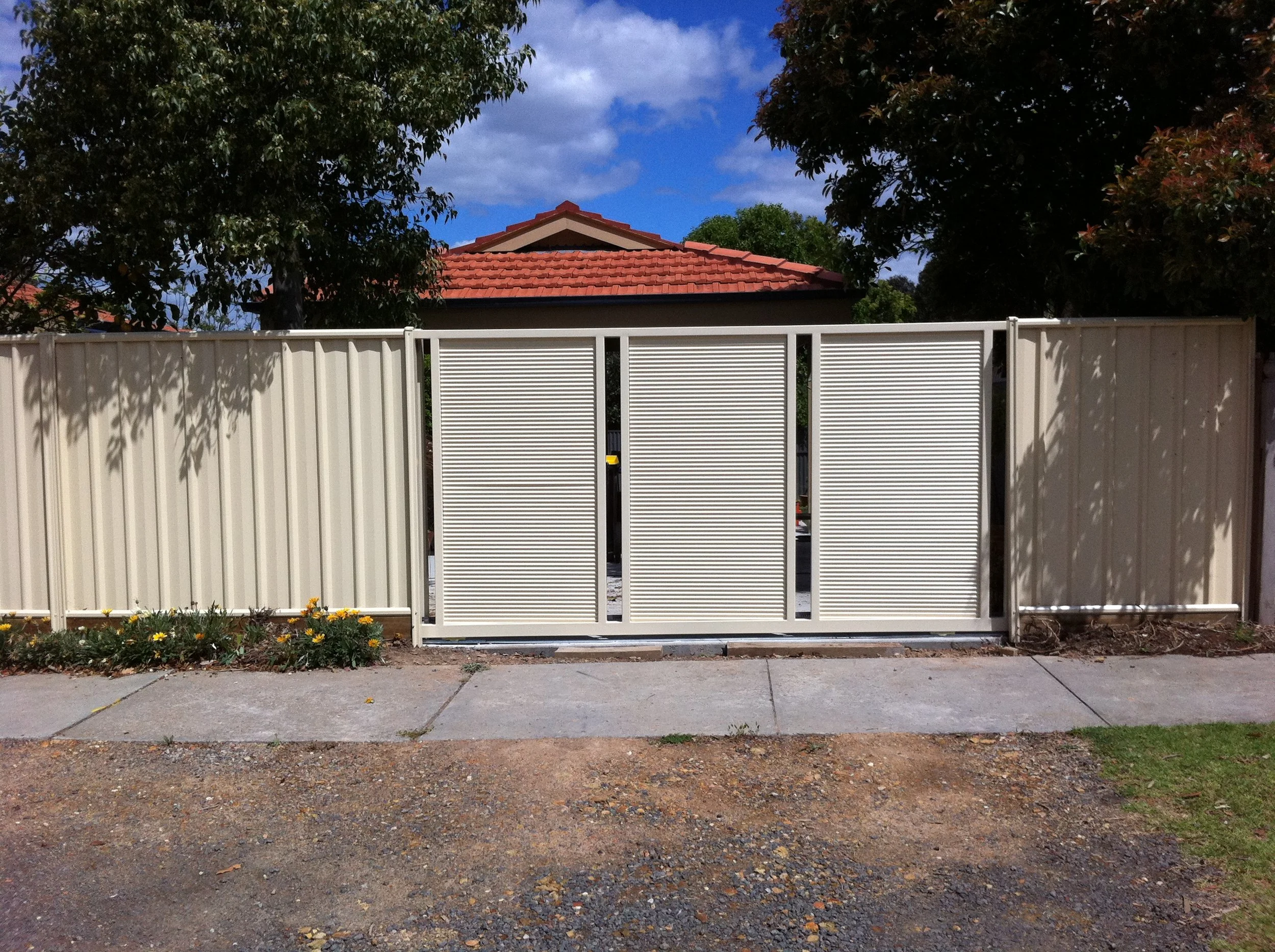 Colorbond gate on residential property.jpg