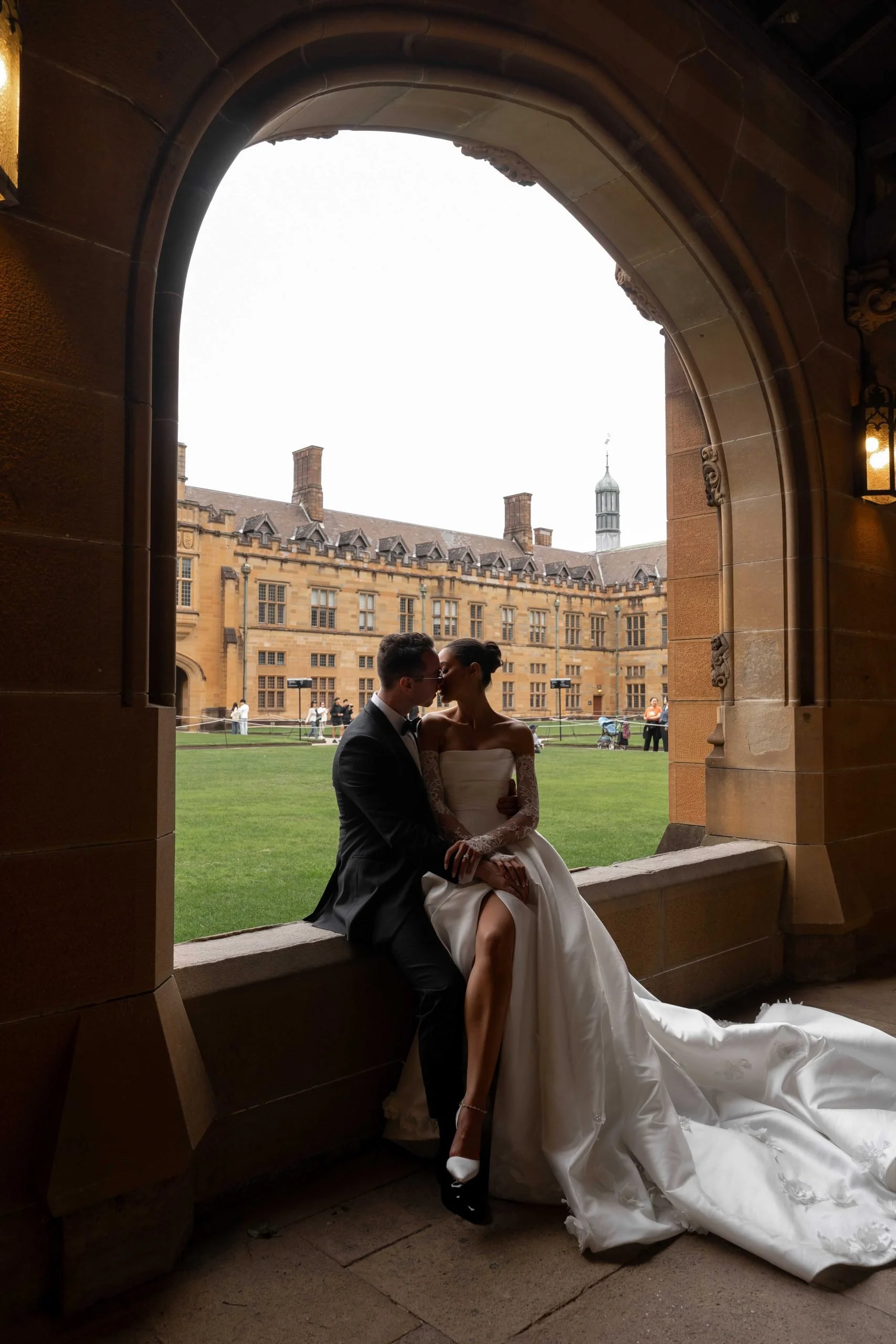 SaltAtelier_SydneyWeddingPhotographer_TheGreatHall_UniversityOfSydney_AlexisCooper_88-scaled.jpg