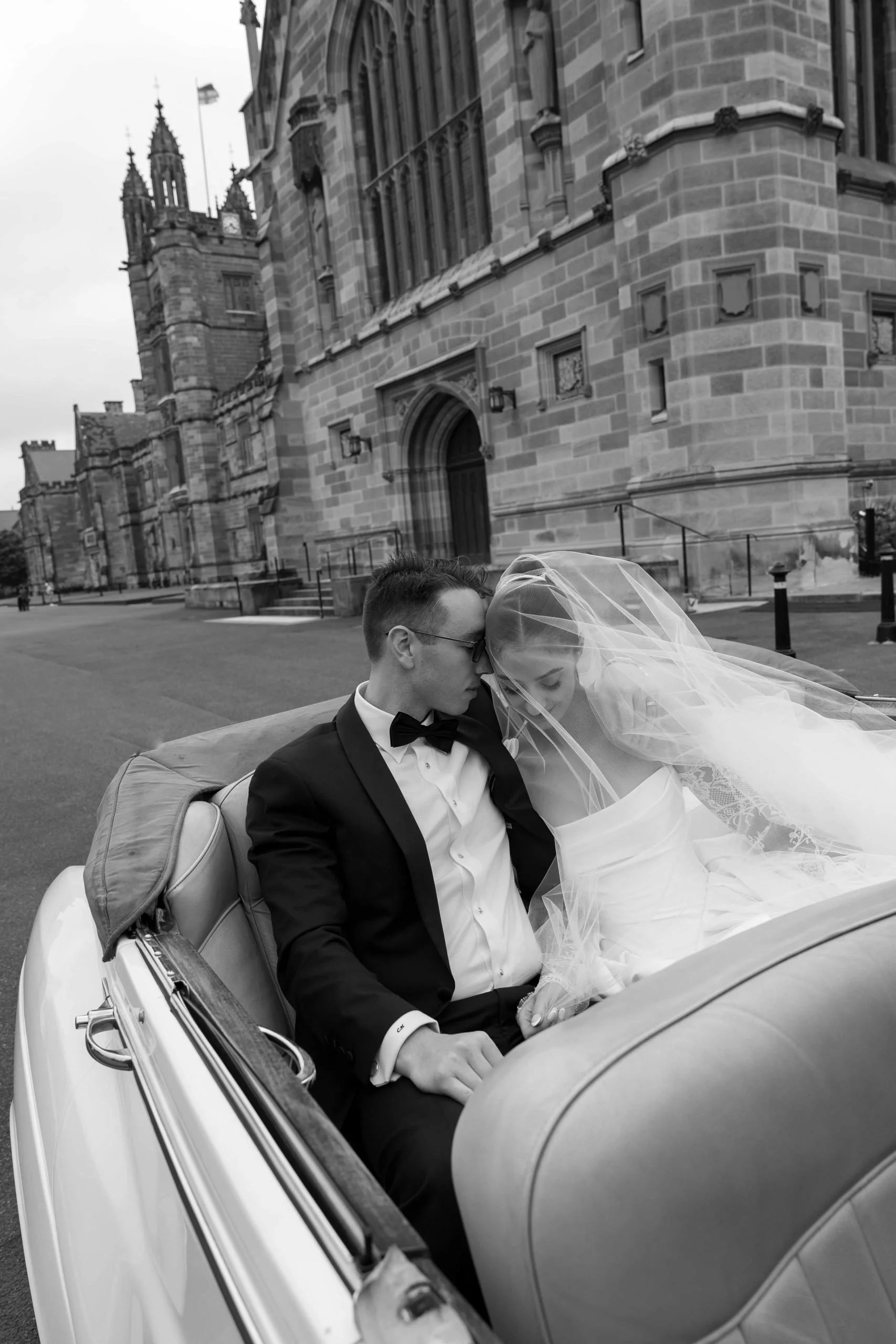 SaltAtelier_SydneyWeddingPhotographer_TheGreatHall_UniversityOfSydney_AlexisCooper_71-scaled.jpg