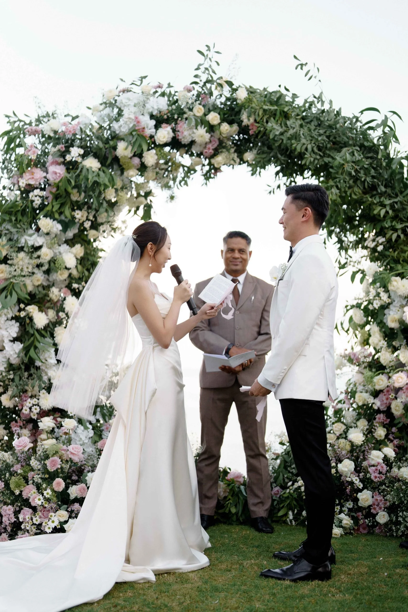 SaltAtelier_SydneyWeddingPhotographer_BaliWedding_TheUngasanWeddings_EinoJohnny_92-scaled.jpg