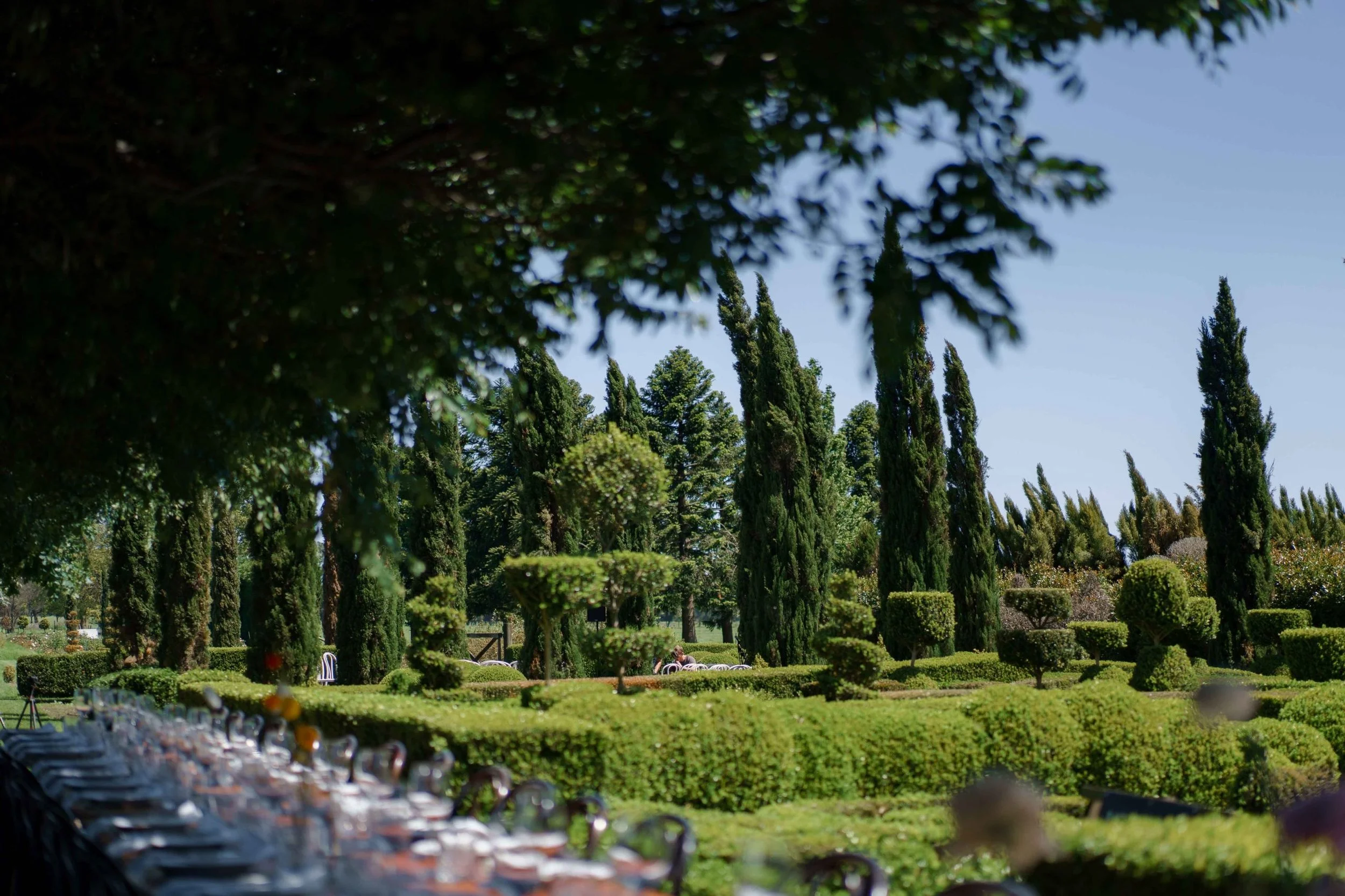 SaltAtelier_SydneyWeddingPhotographer_SydneyWeddingPhotography_MerribeeGardens_AileenJoshua_43-scaled.jpg