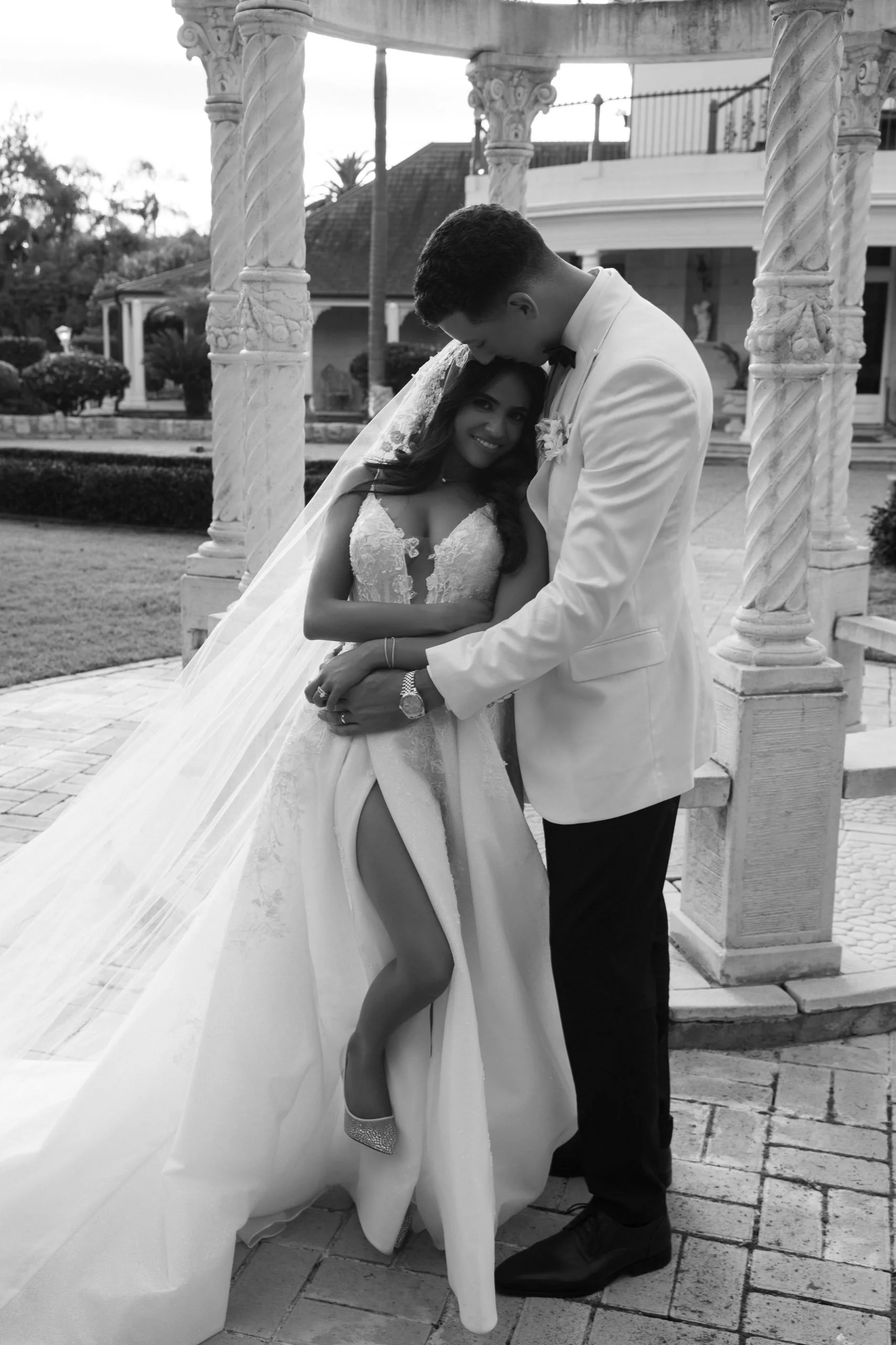 SaltAtelier_SydneyWeddingPhotographer_SydneyWeddingPhotography_OatlandsHouse_MoniqueAnthony_8-scaled.jpg
