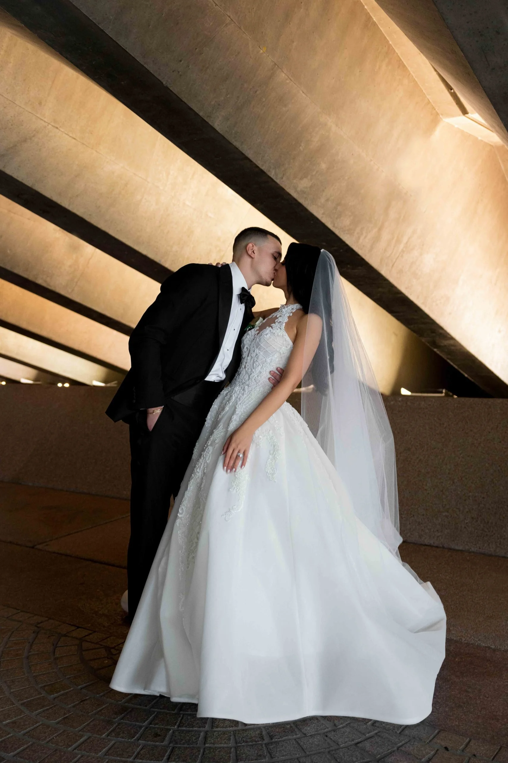 SaltAtelier_SydneyWeddingPhotographer_SydneyOperaHouse_16-scaled.jpg
