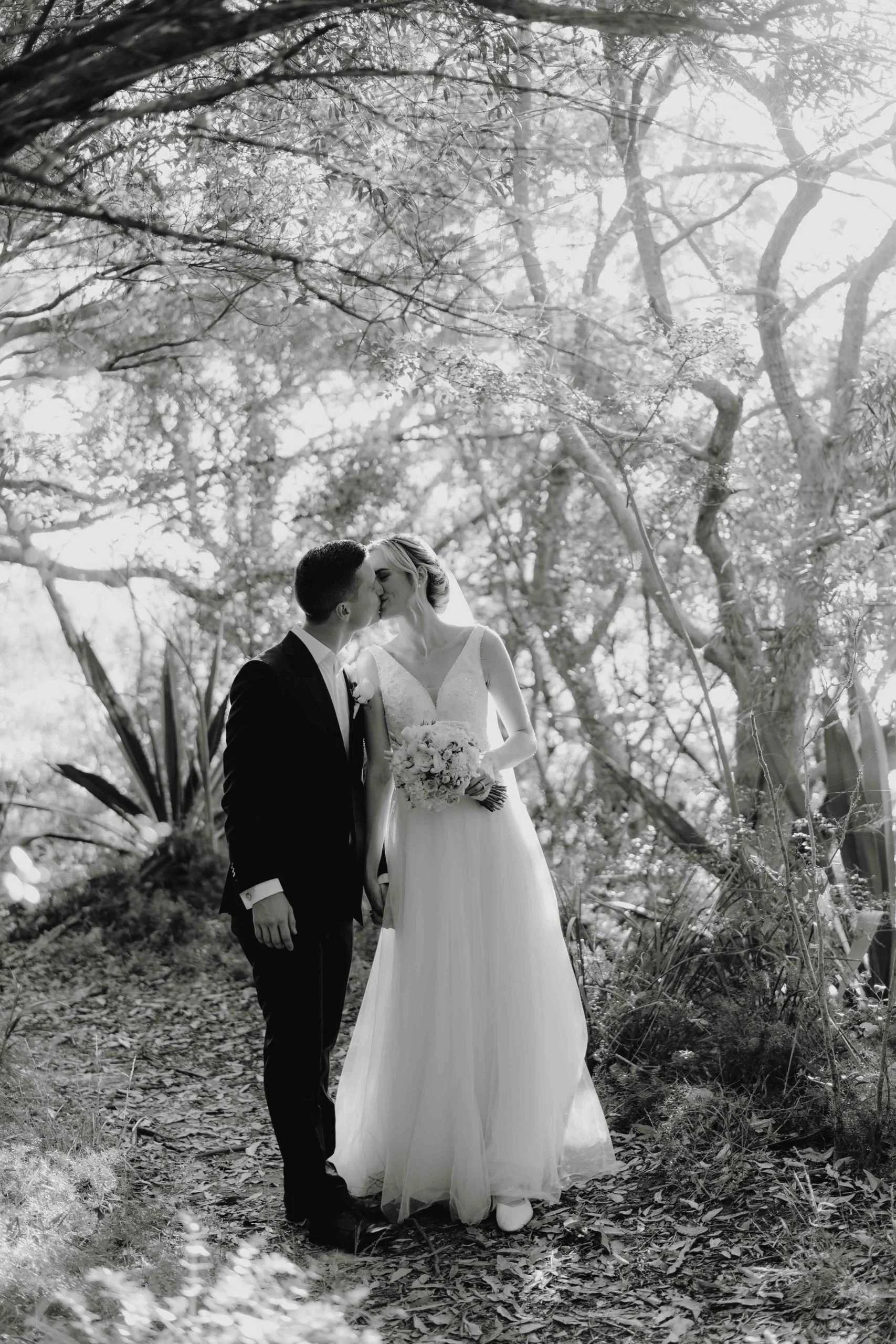 SaltAtelier_SydneyWeddingPhotographer_AtholHall_WeddingVenue_30-scaled.jpg