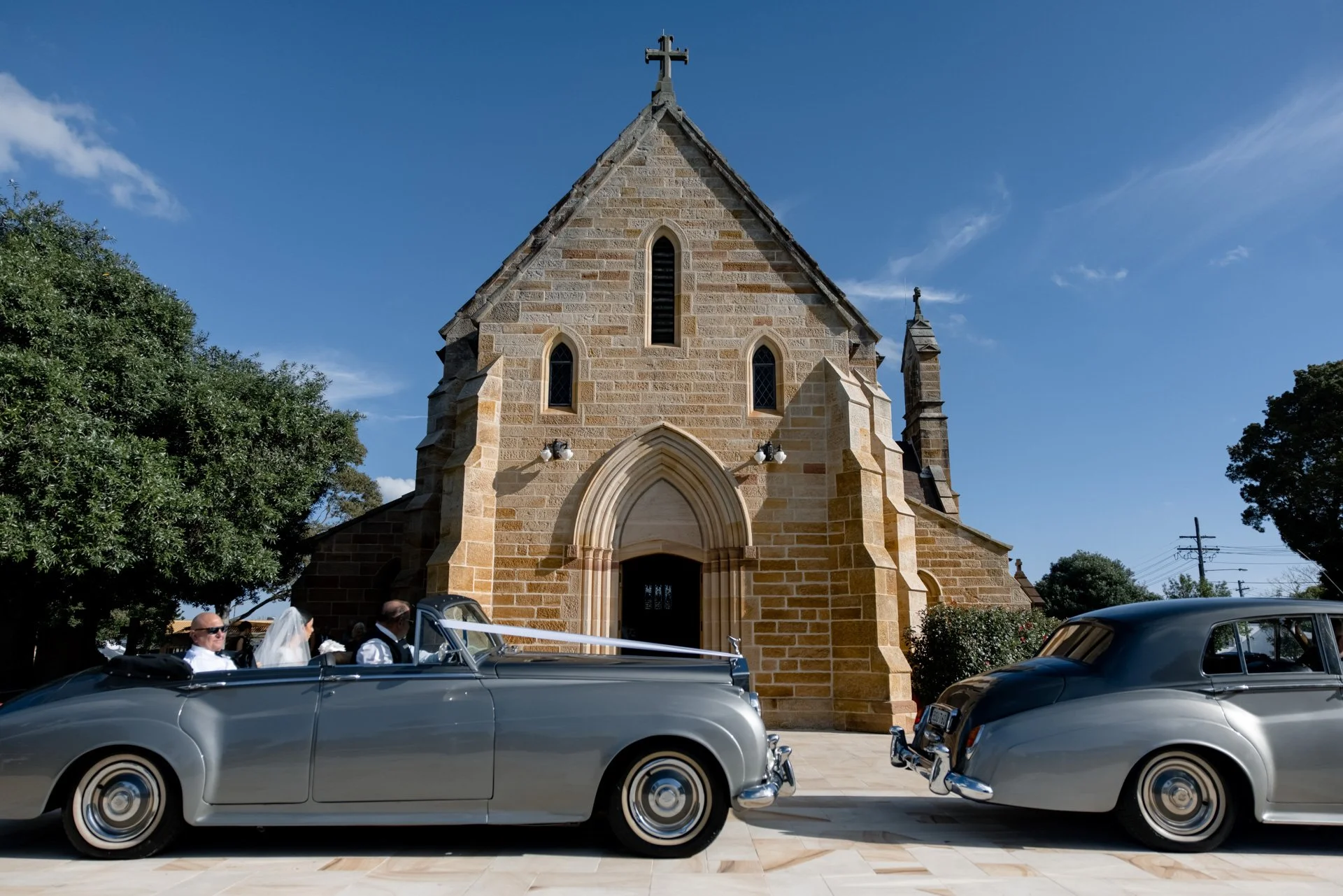 SaltAtelier_SydneyWeddingPhotographer_SydneyWeddingPhotography_TheEveleigh_TheGrounds_LeahMarcus_15.jpg