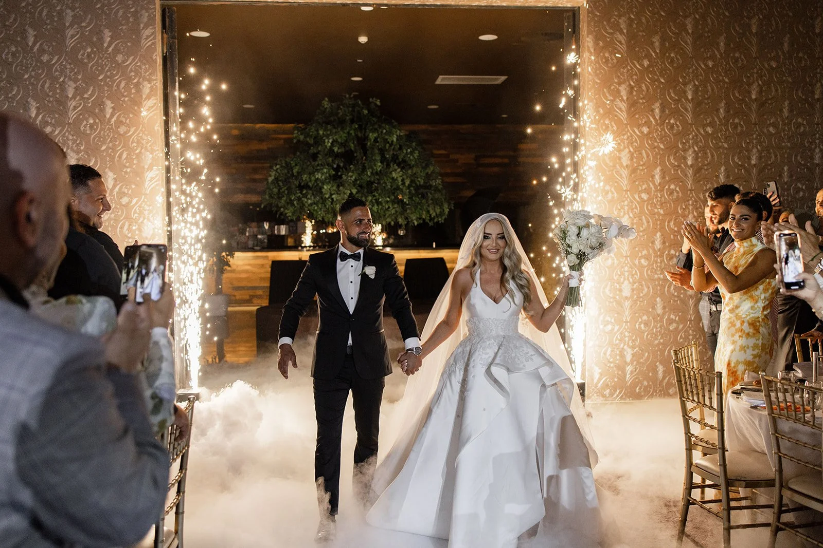 SaltAtelier_SydneyWeddingPhotographer_SydneyWeddingPhotography_WeddingVenue_TheLemnos_33.jpg