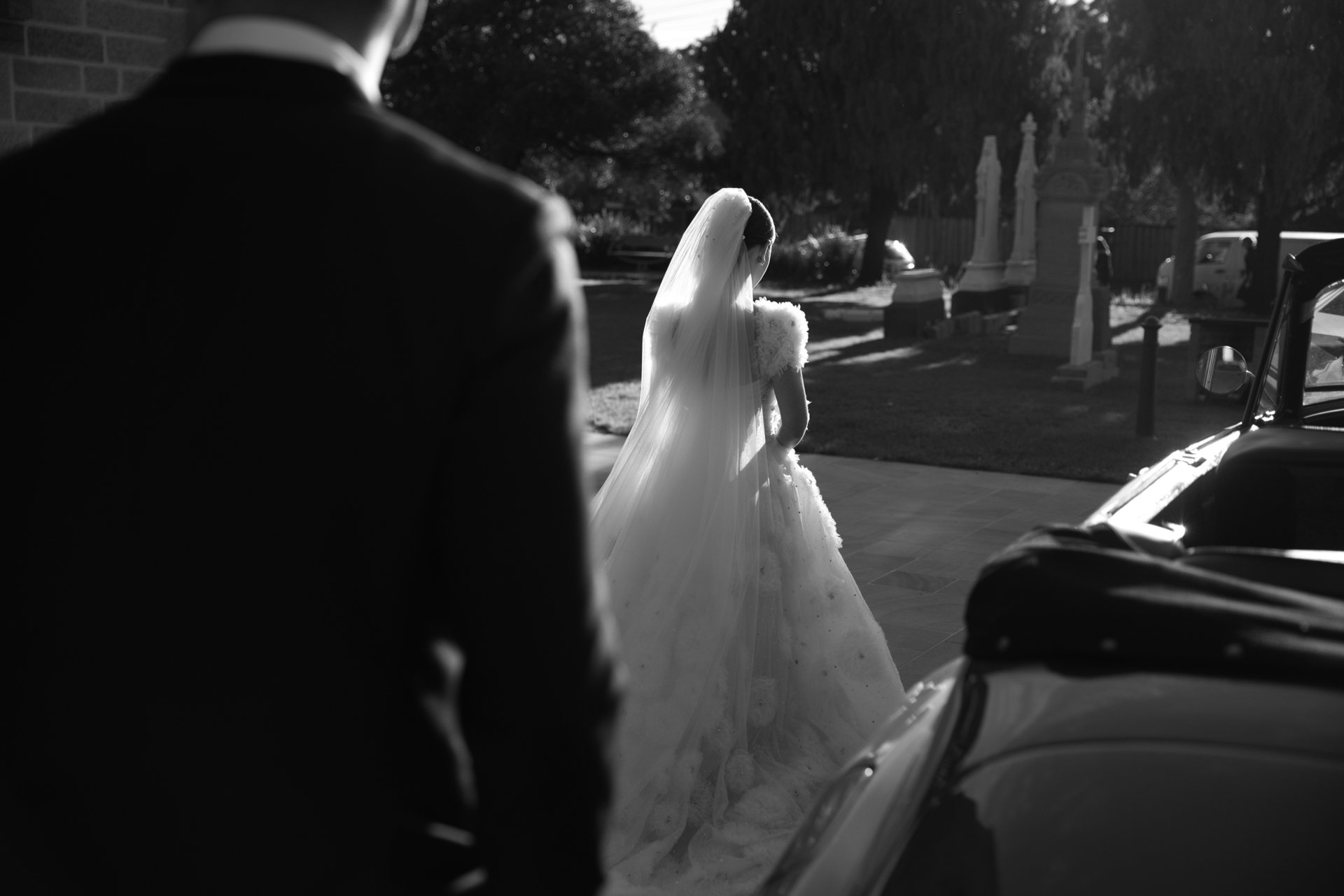 SaltAtelier_SydneyWeddingPhotographer_SydneyWeddingPhotography_TheEveleigh_TheGrounds_LeahMarcus_29.jpg