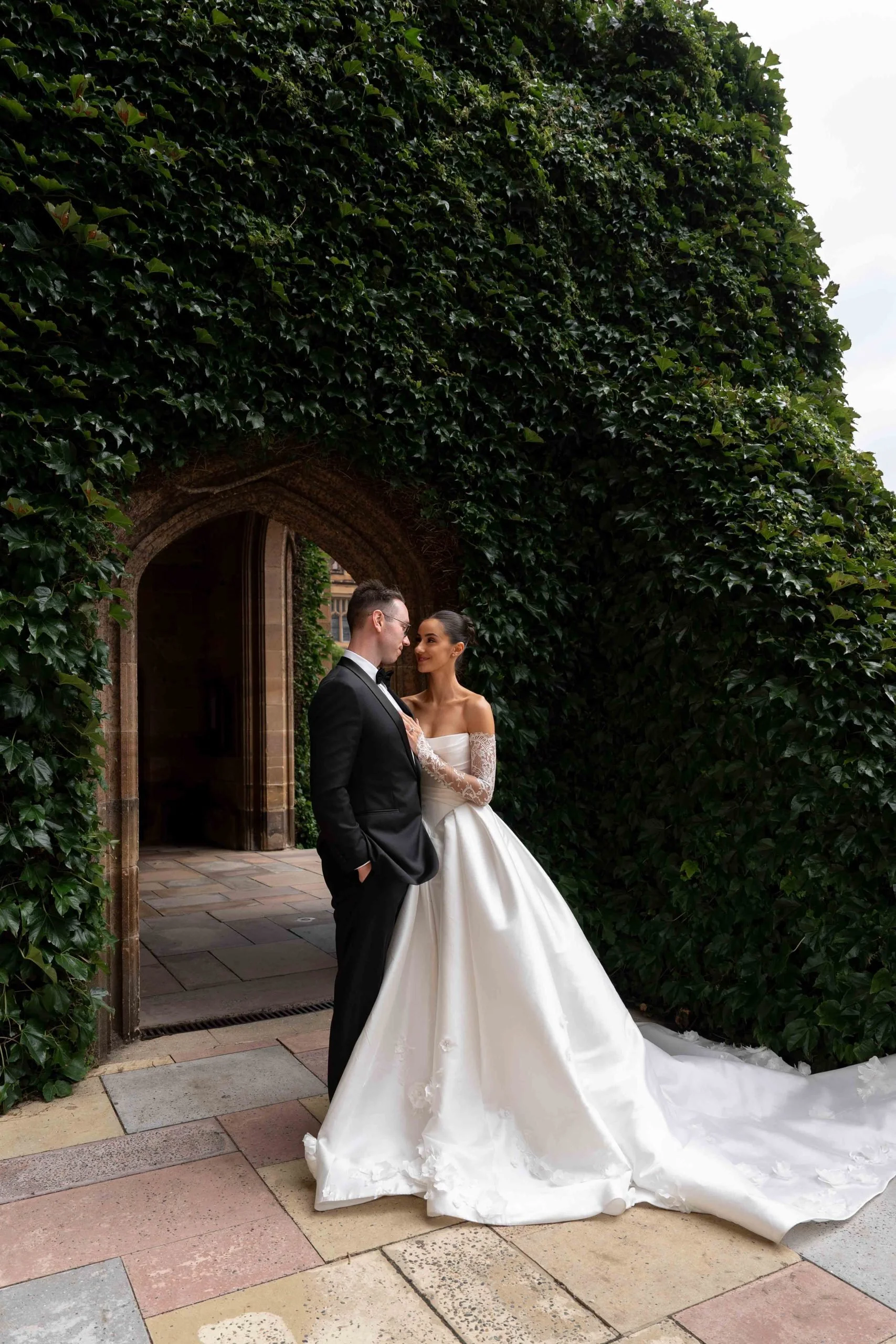 SaltAtelier_SydneyWeddingPhotographer_TheGreatHall_UniversityOfSydney_AlexisCooper_77-scaled.jpg