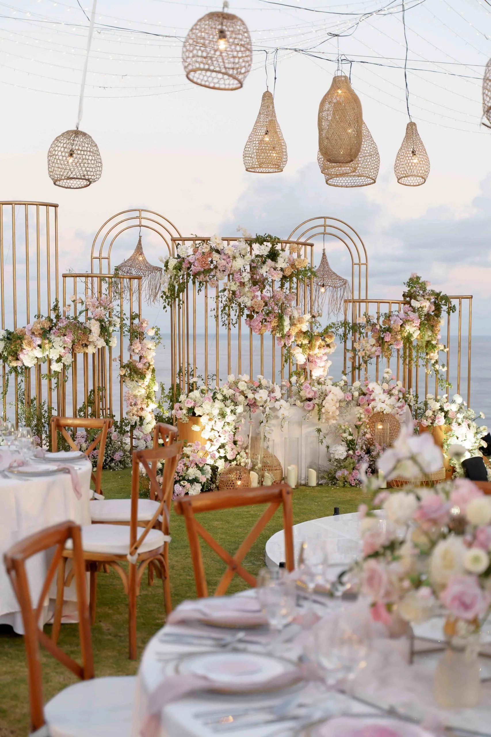 SaltAtelier_SydneyWeddingPhotographer_BaliWedding_TheUngasanWeddings_EinoJohnny_127-scaled.jpg