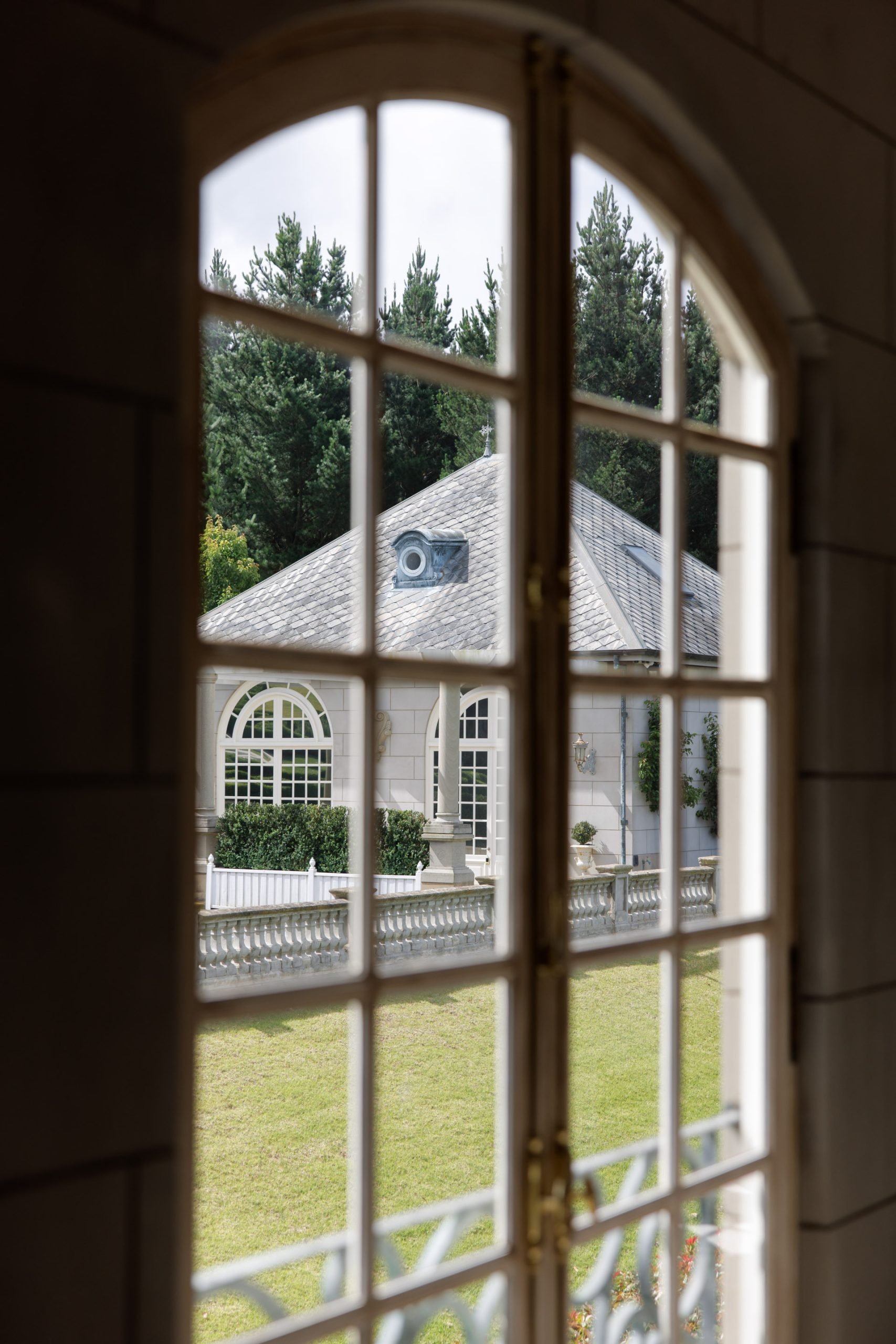 SaltAtelier_MelbourneWeddingPhotography_SydneyWeddingPhotographer_CampbellPointHouse_BellaRoy_42-scaled.jpg